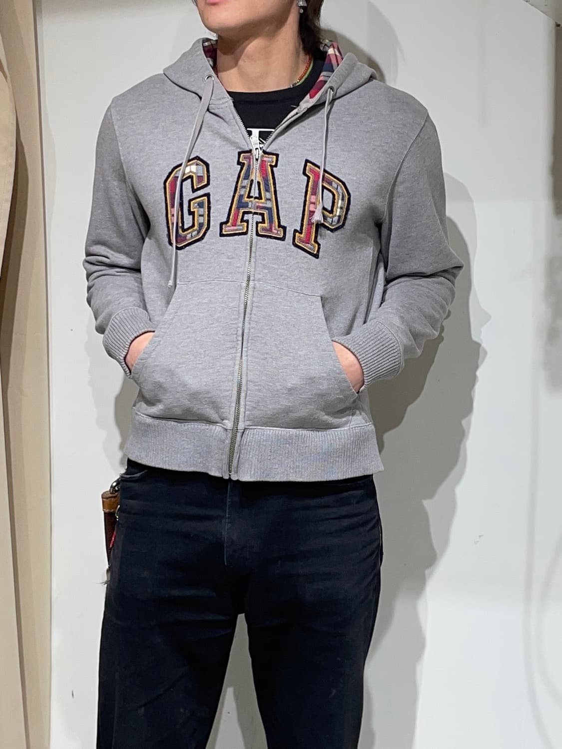 GAP 체크로고 그레이 후디 상품이미지1