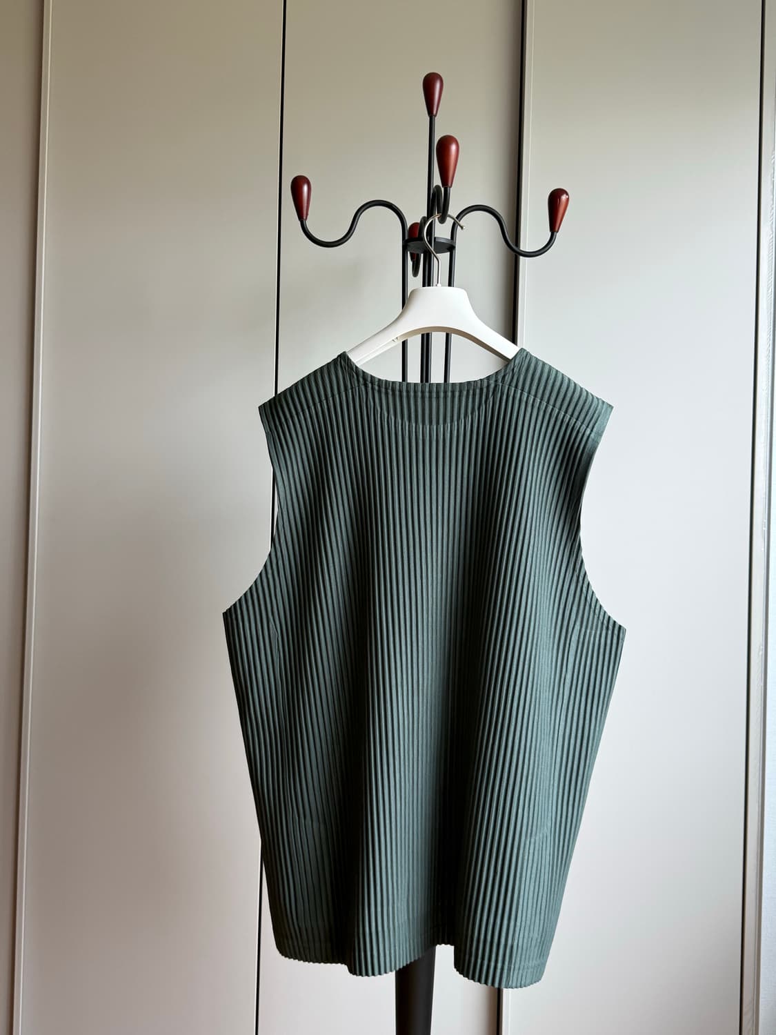 [3] Homme Plisse Vest Green 상품이미지3