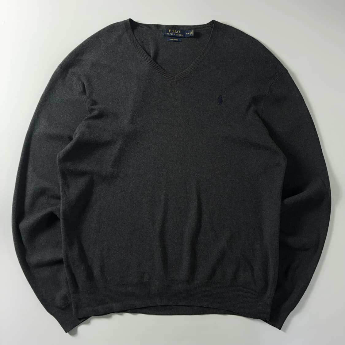 Polo  폴로 랄프로렌 자수 피마코튼 차콜 브이넥 니트  상품이미지1
