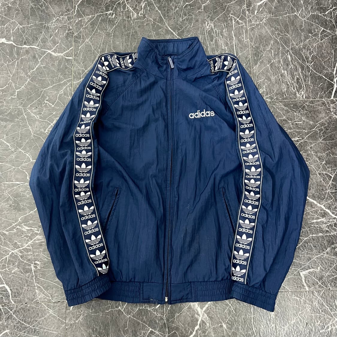 아디다스 아디로고 파이핑 나일론 바람막이 자켓 상품이미지1