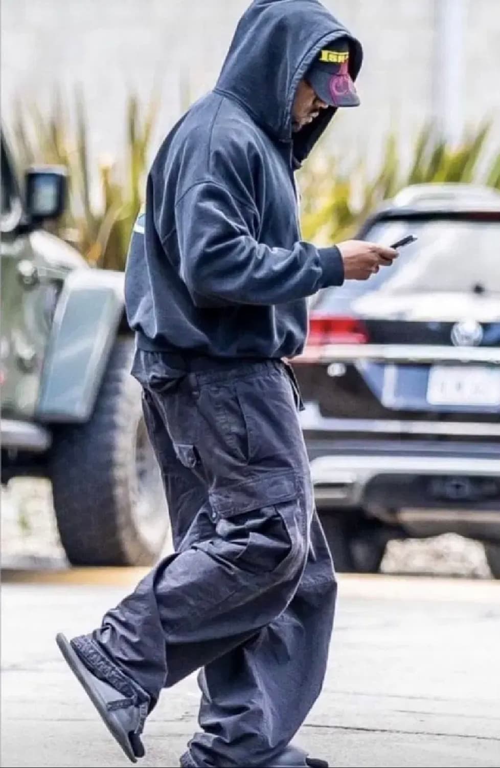 발렌시아가 드로스트링 카고 팬츠 50사이즈 팝니다 상품이미지2