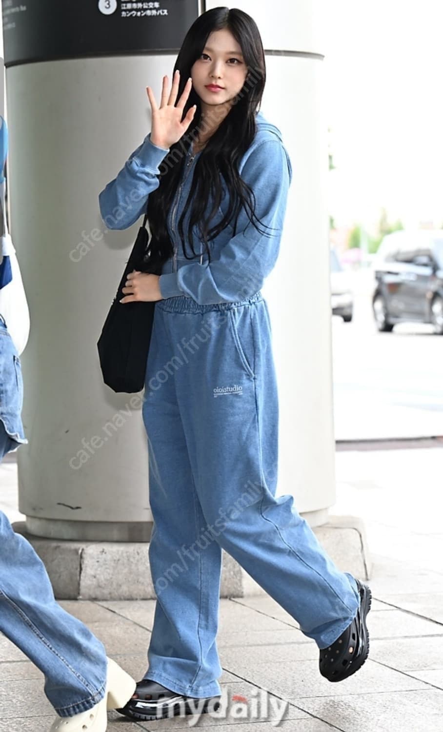 크록스 메가 크러쉬 클로그 블랙 240 (지비츠 포함) 상품이미지3