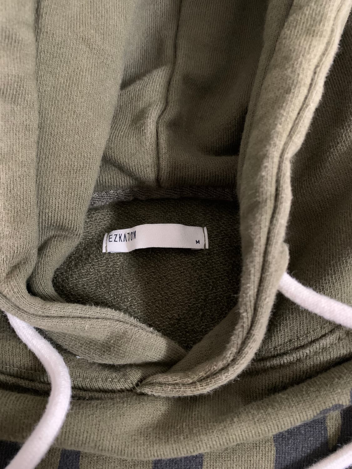 에즈카톤 후드티 상품이미지3