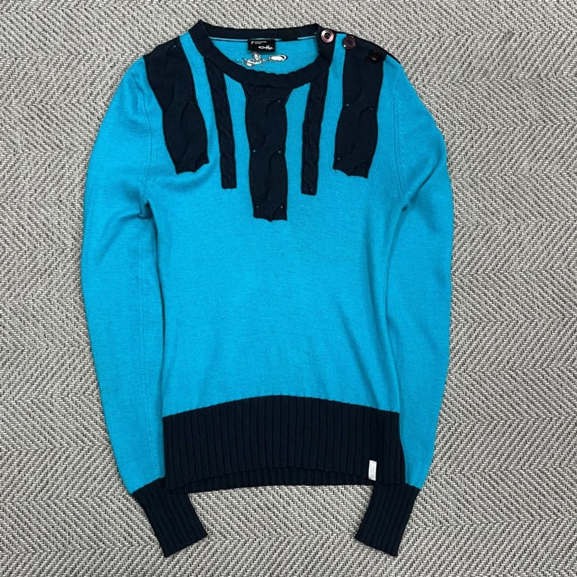 오클리 숄더 버튼 디테일 니트 v0950 상품이미지1