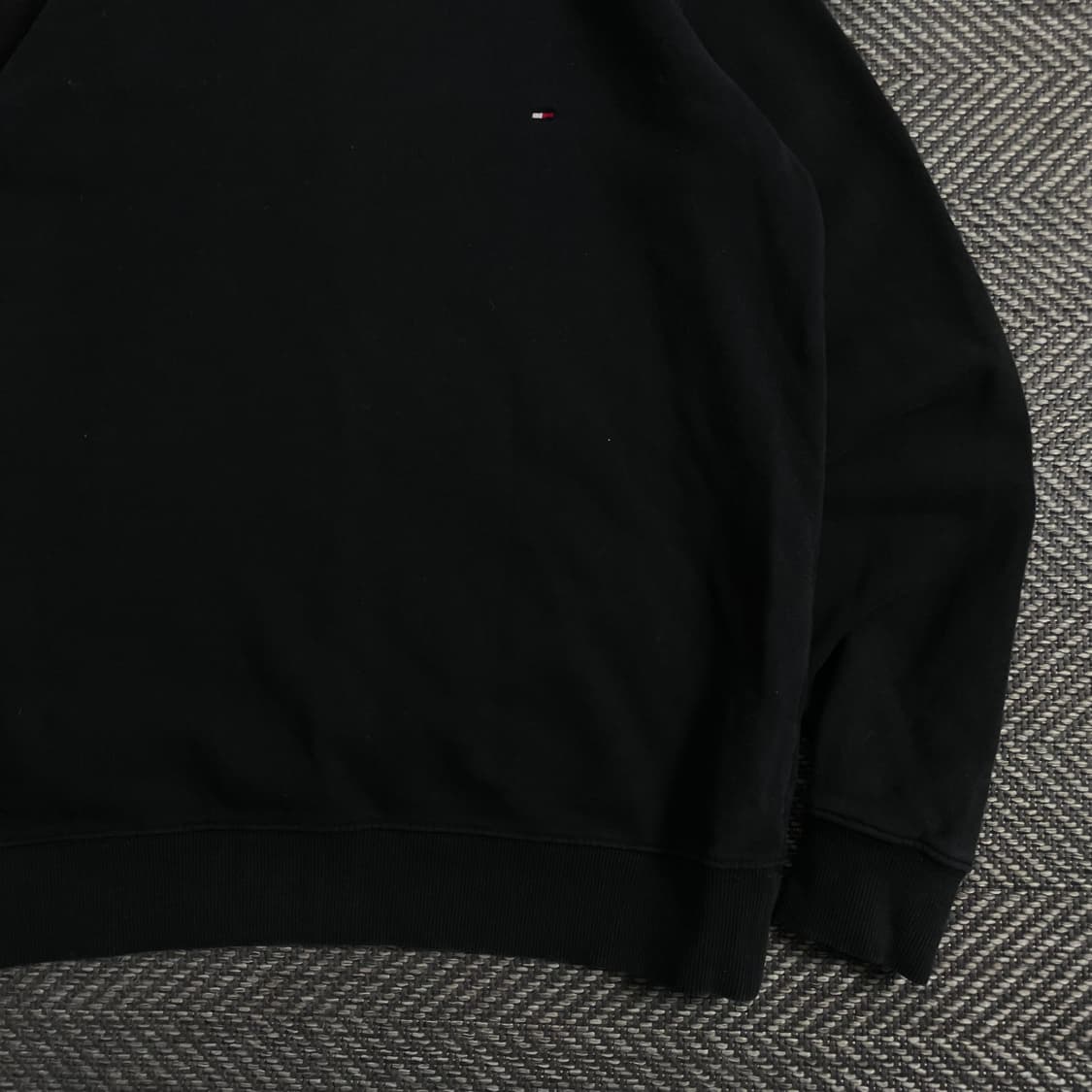 타미힐피거 스몰 자수로고 블랙 맨투맨y 3904 상품이미지3