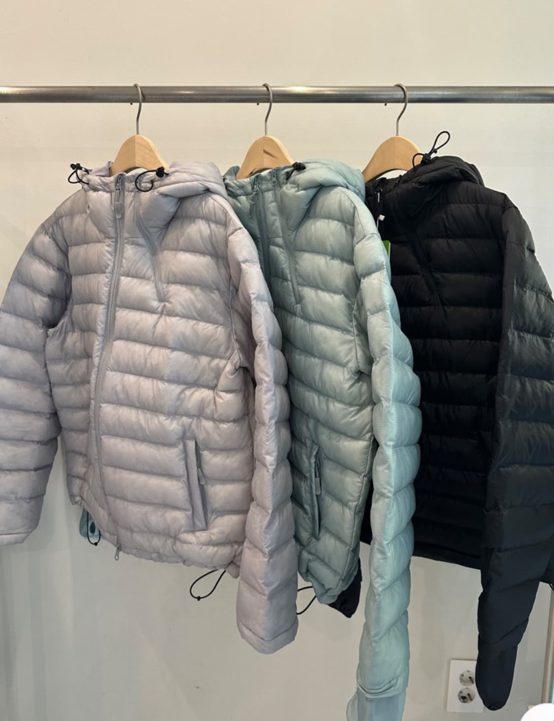 산산기어맛 덕다운 경량패딩 새상품 상품이미지2