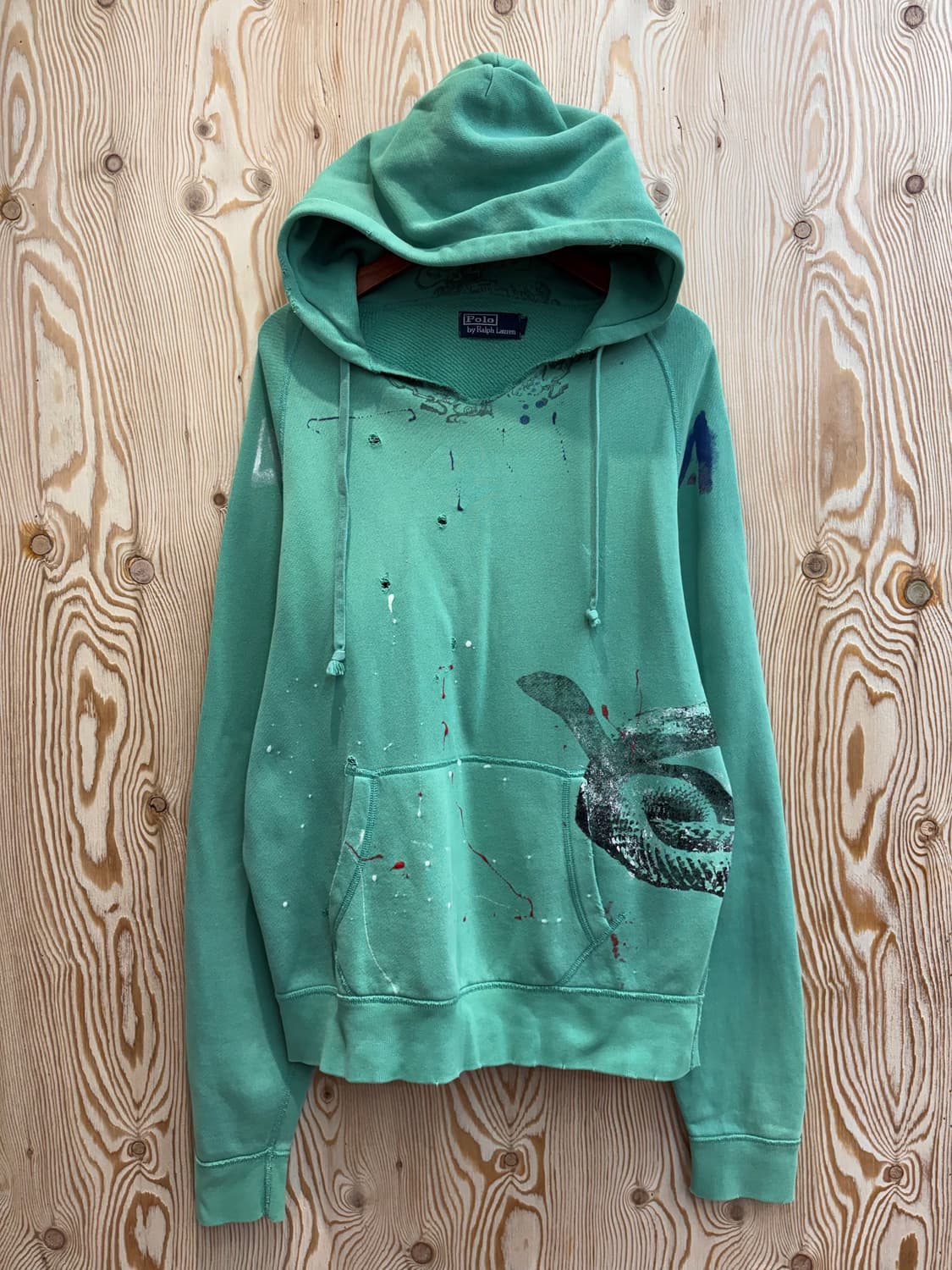 폴로 랄프로렌 넥 트임 디스트레스드 페인팅 후드티 상품이미지1