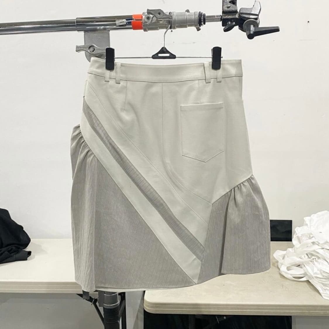 ODLYWORKSHOP Grey Asymmetric Wrap Skirt 상품이미지2