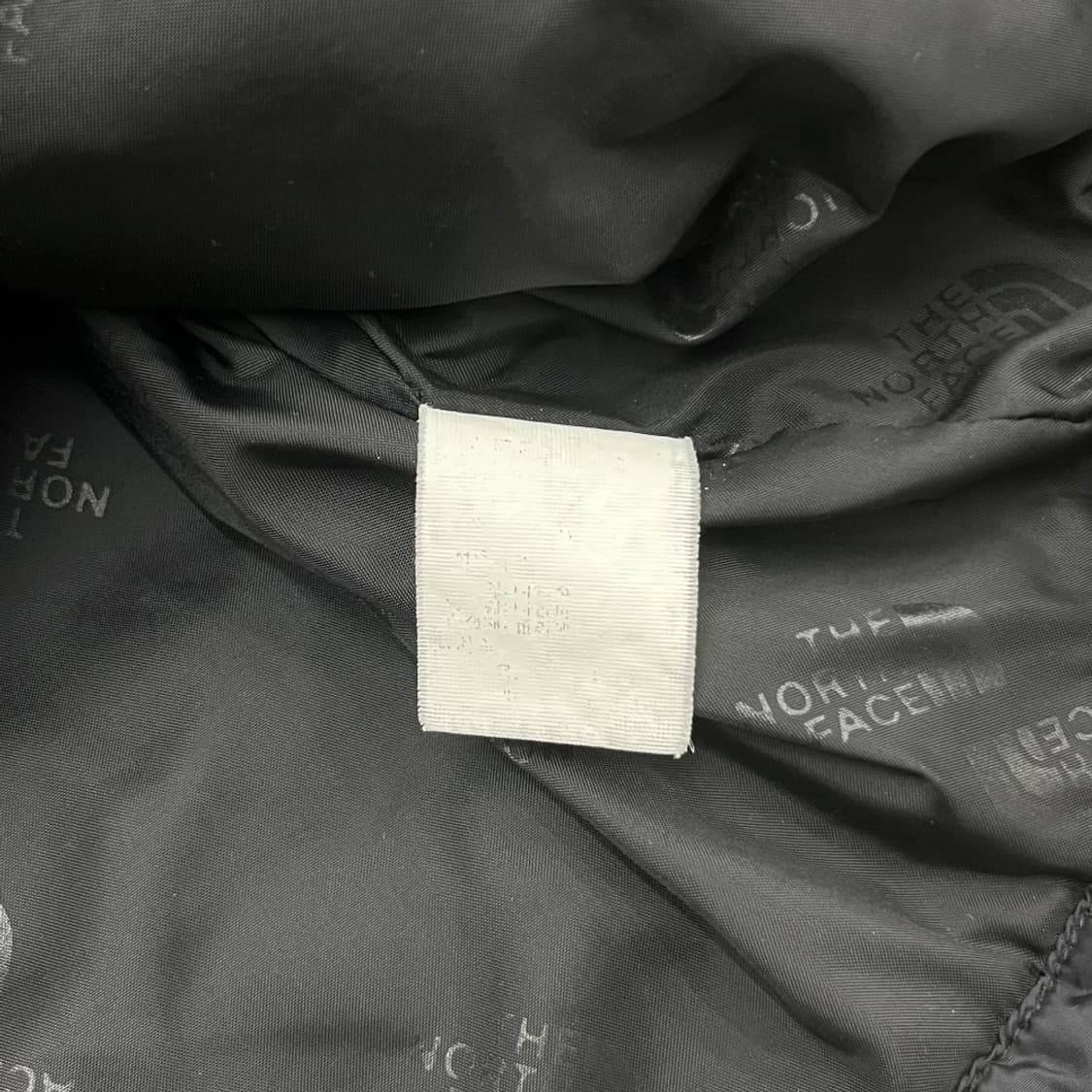 노스페이스 블랙 경량 패딩 90 상품이미지5