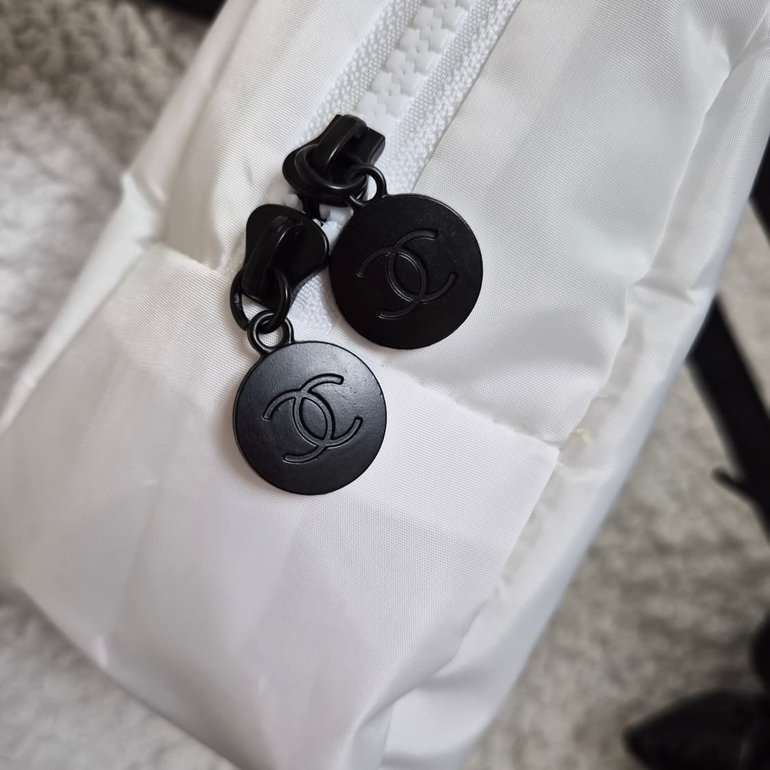 샤넬 노벨티 패딩 토트백 21*17.5*9.5 상품이미지2