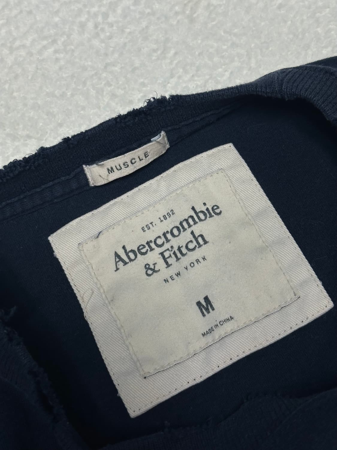 아베크롬비 패치로고 반팔 다크네이비 상품이미지3