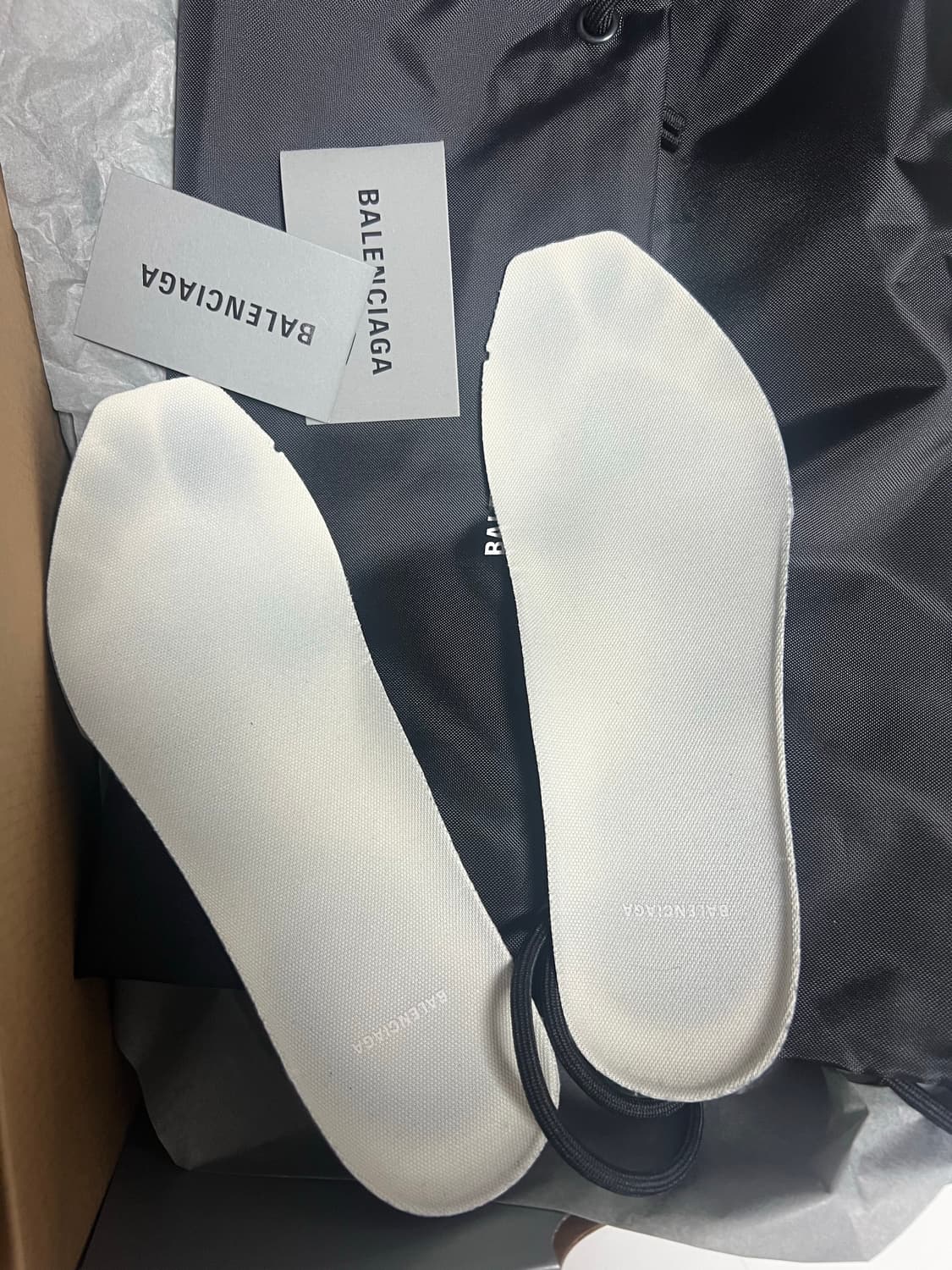 발렌시아가 3xl 에그쉘 40 상품이미지3