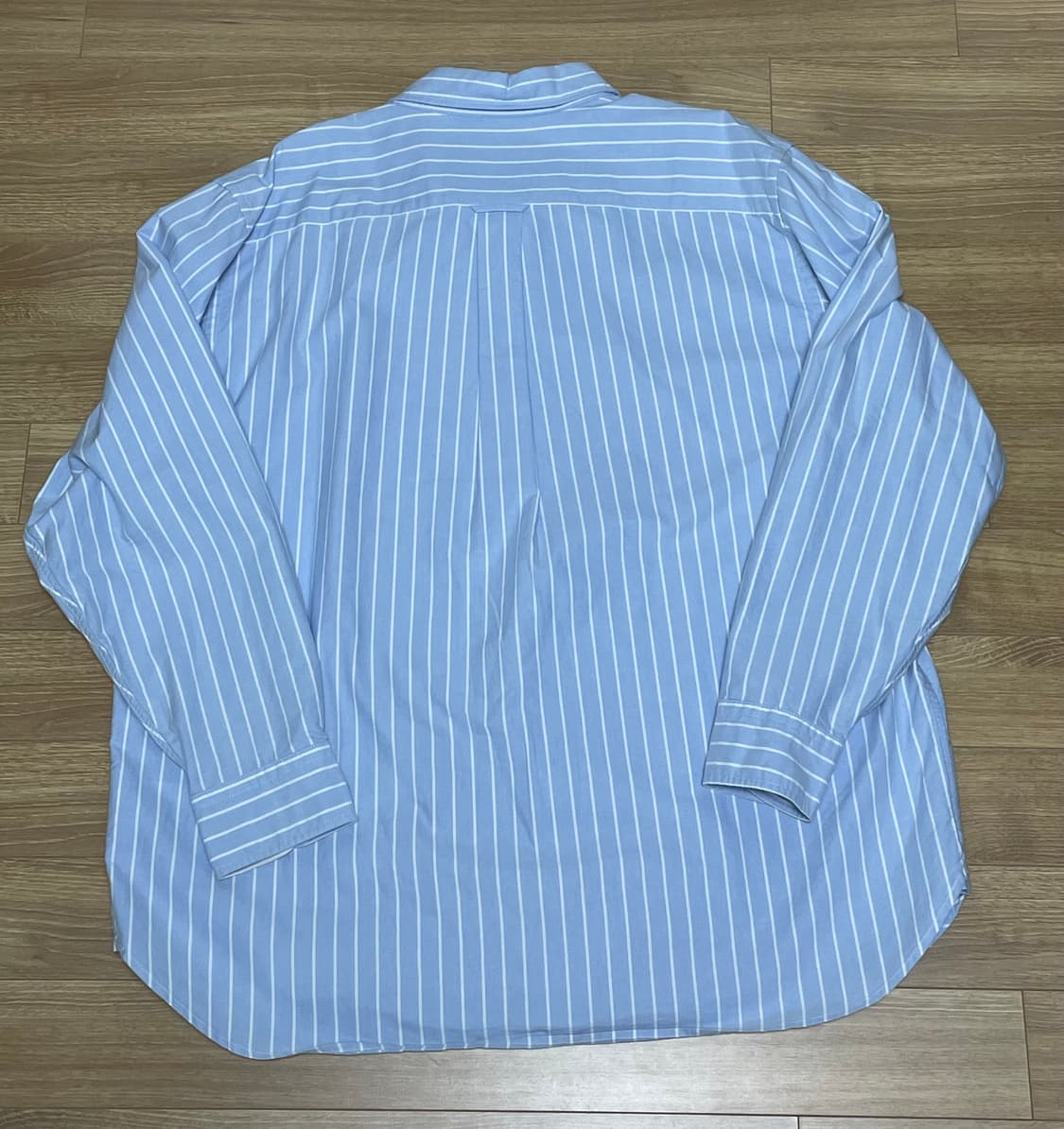 유니클로 스트라이프 셔츠 라이트 블루 상품이미지2