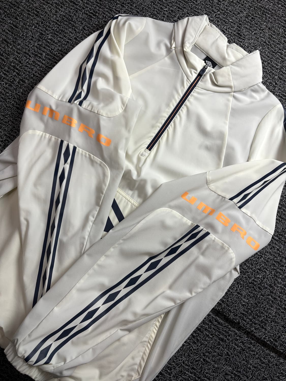 엄브로 빅로고 나일론 우븐 풀오버 아노락 웜업 2804 상품이미지3