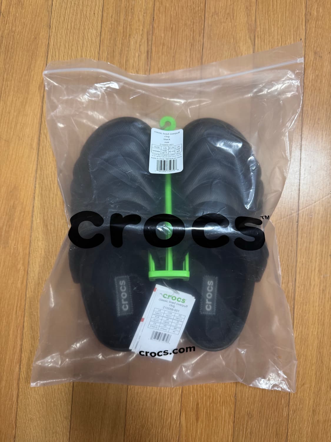 크록스 클래식 라인드 오버퍼프 클로그 블랙 상품이미지6