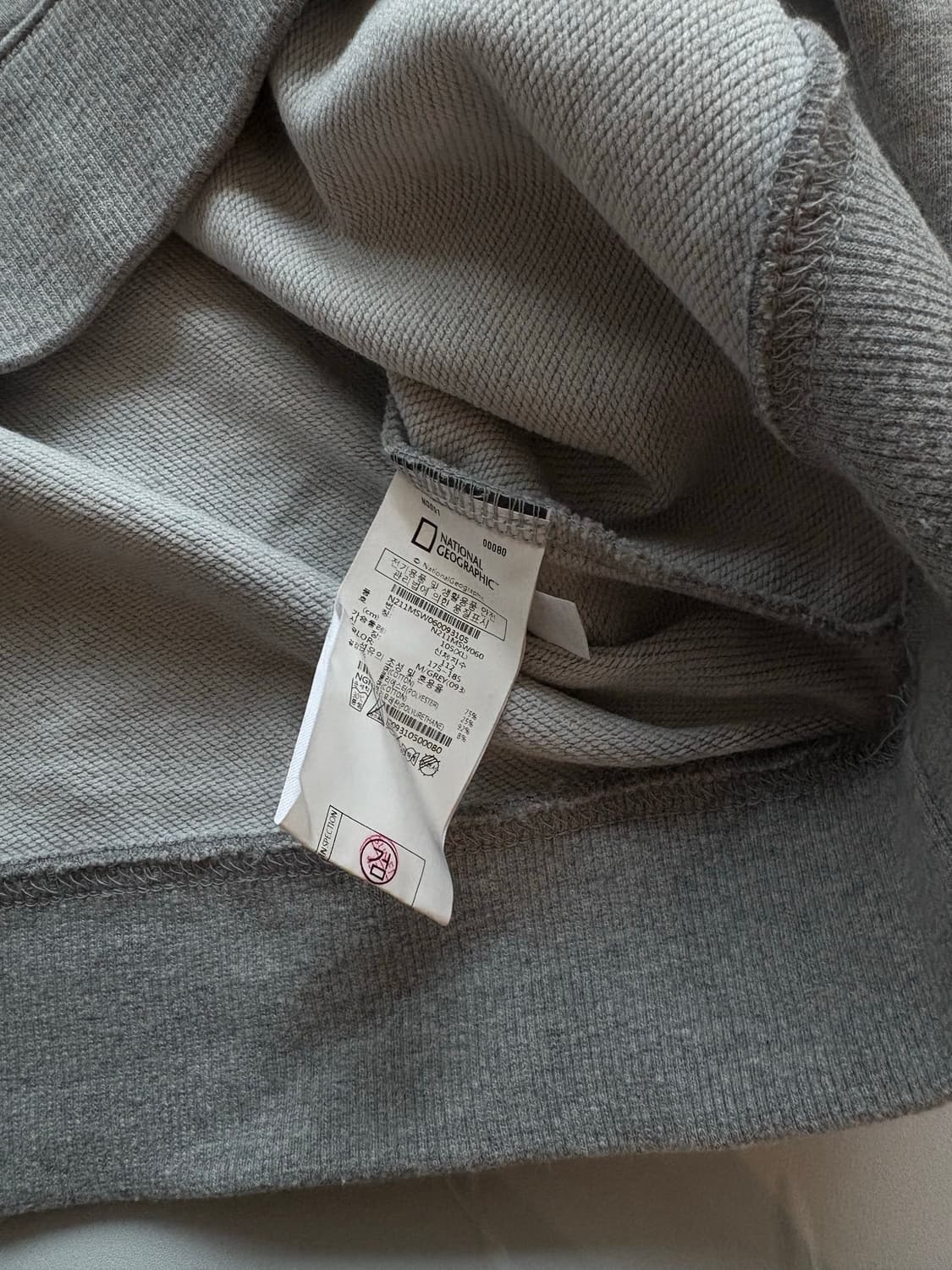 내셔널지오그래픽 와펜 그레이 맨투맨  상품이미지5