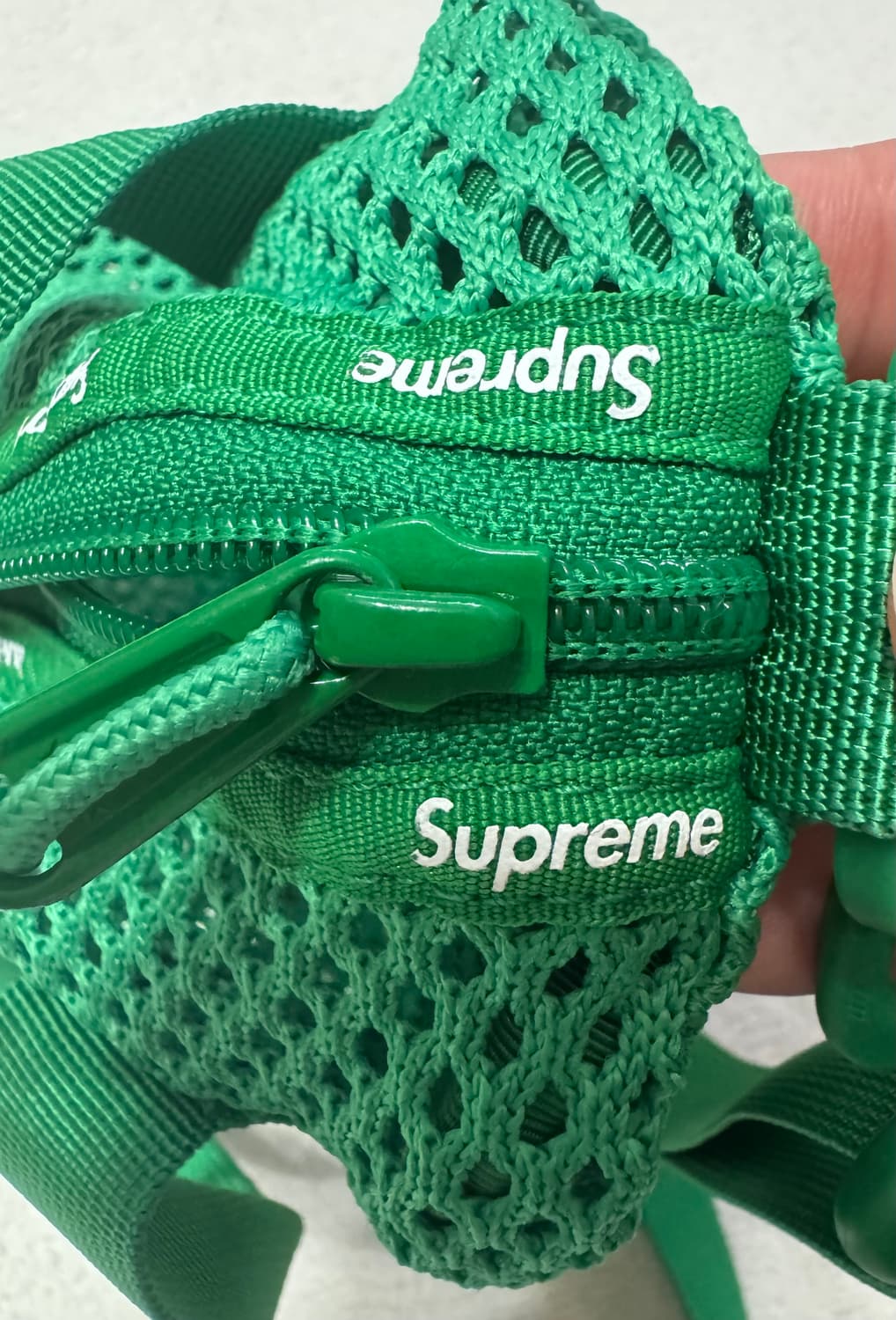 슈프림 메쉬 미니 더플백 그린 - 23SS 상품이미지5