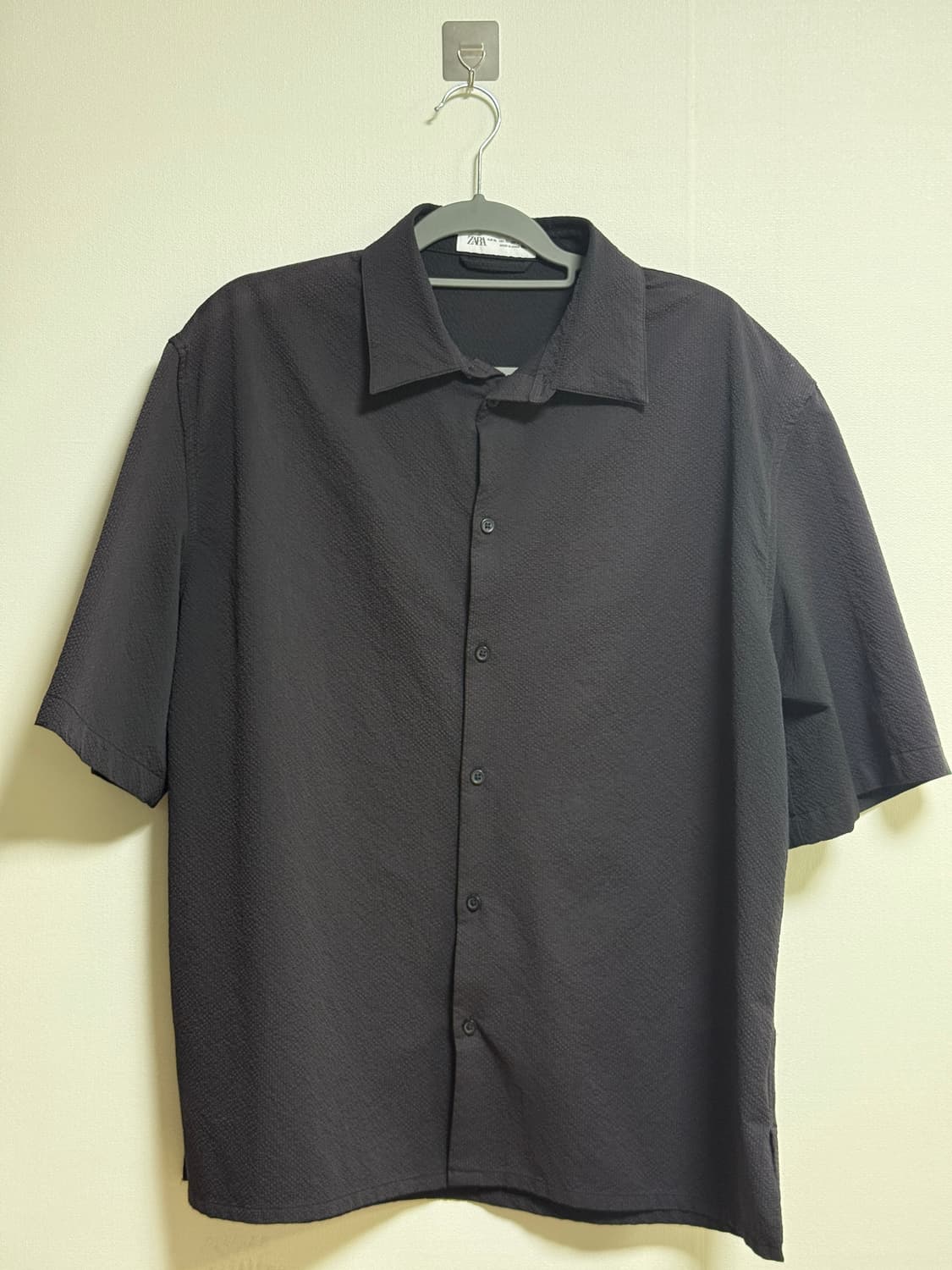 [XL] 자라 엠보싱 텍스쳐 반팔 셔츠 블랙 상품이미지1