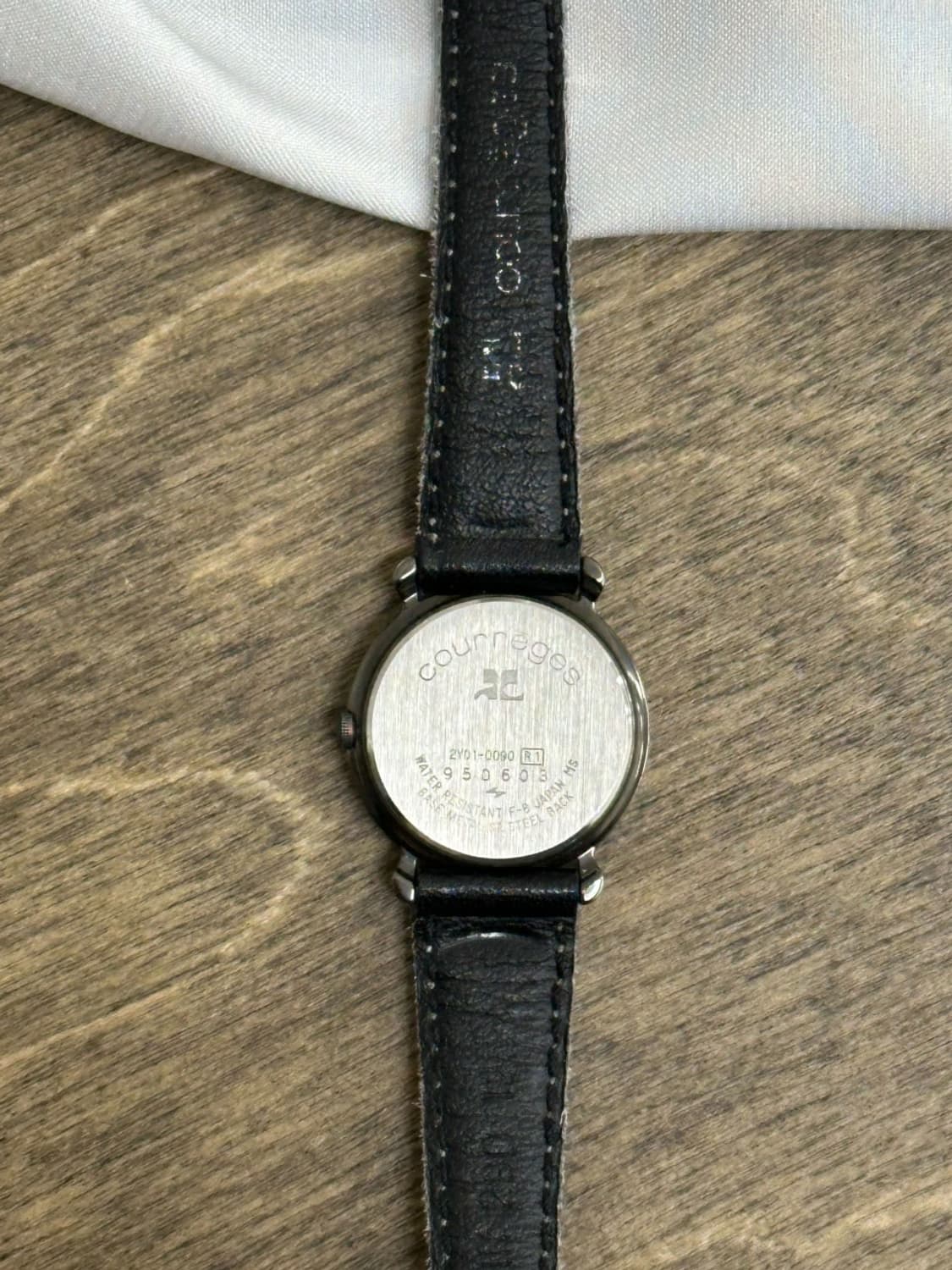 courreges / 꾸레쥬 앤틱 실버 레터링 베젤 시계 상품이미지4