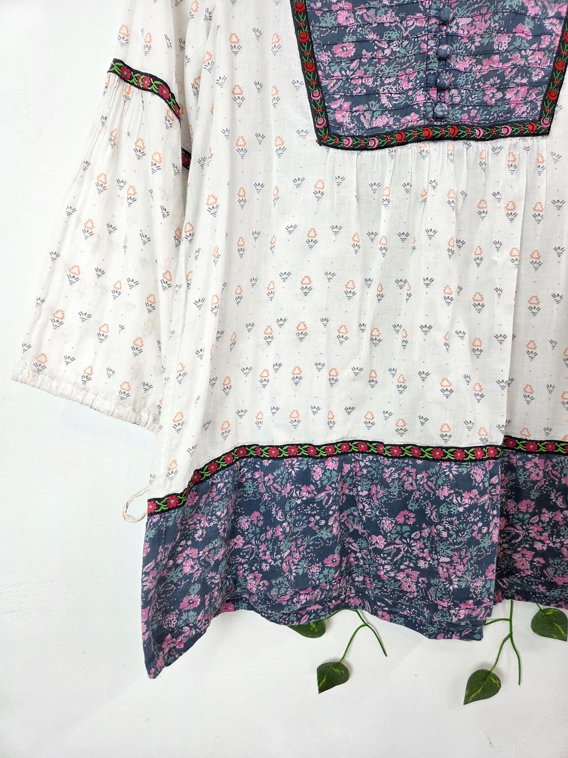 패턴 포인트 블라우스 상품이미지3