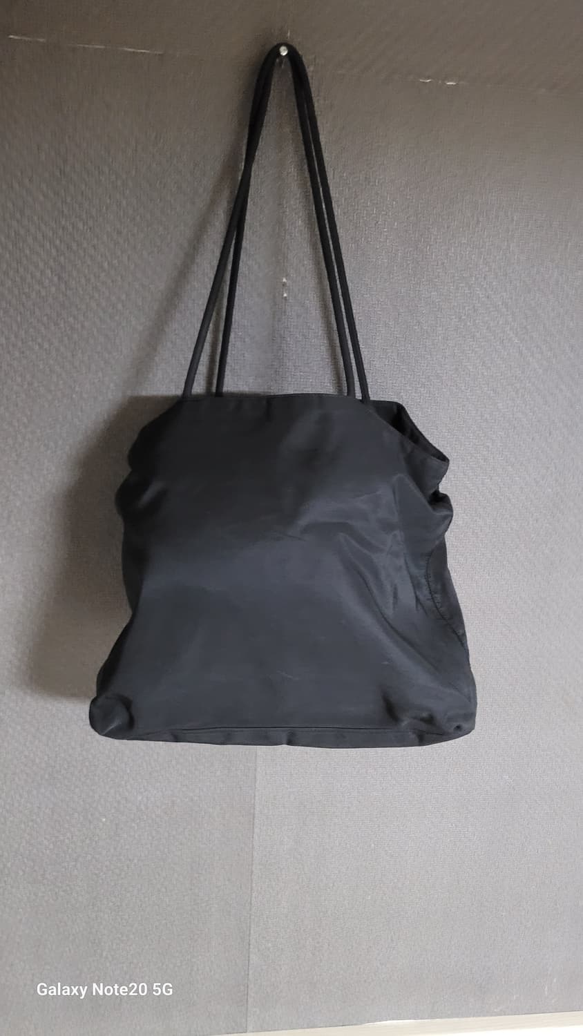 프라다 포코노 크로스백 상품이미지2