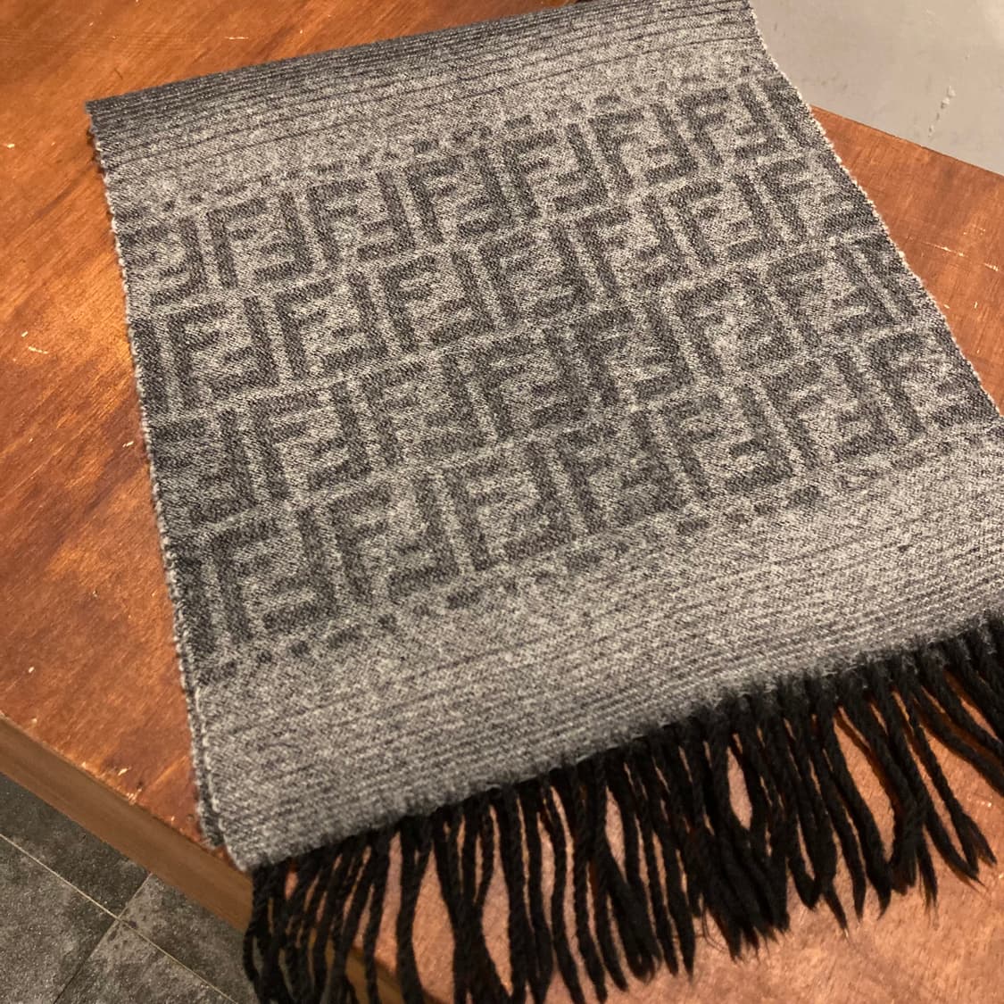 펜디 머플러 상품이미지1