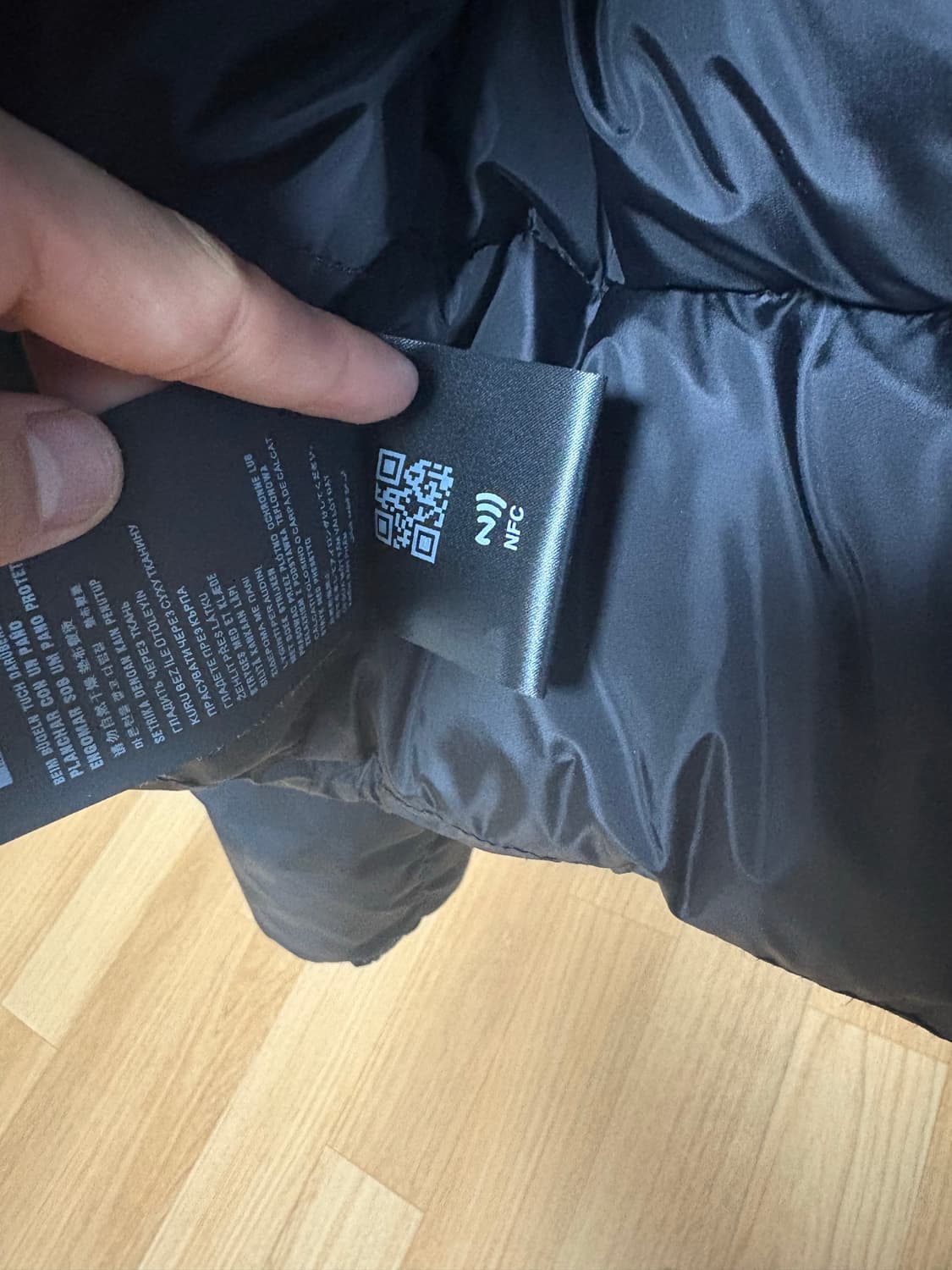 프라다 리나일론 크롭패딩 상품이미지5