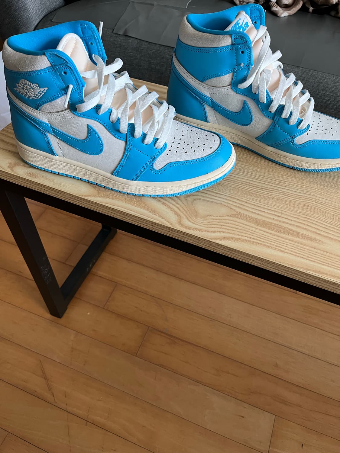 나이키 에어 조던 1 하이 UNC Reimagined 상품이미지1