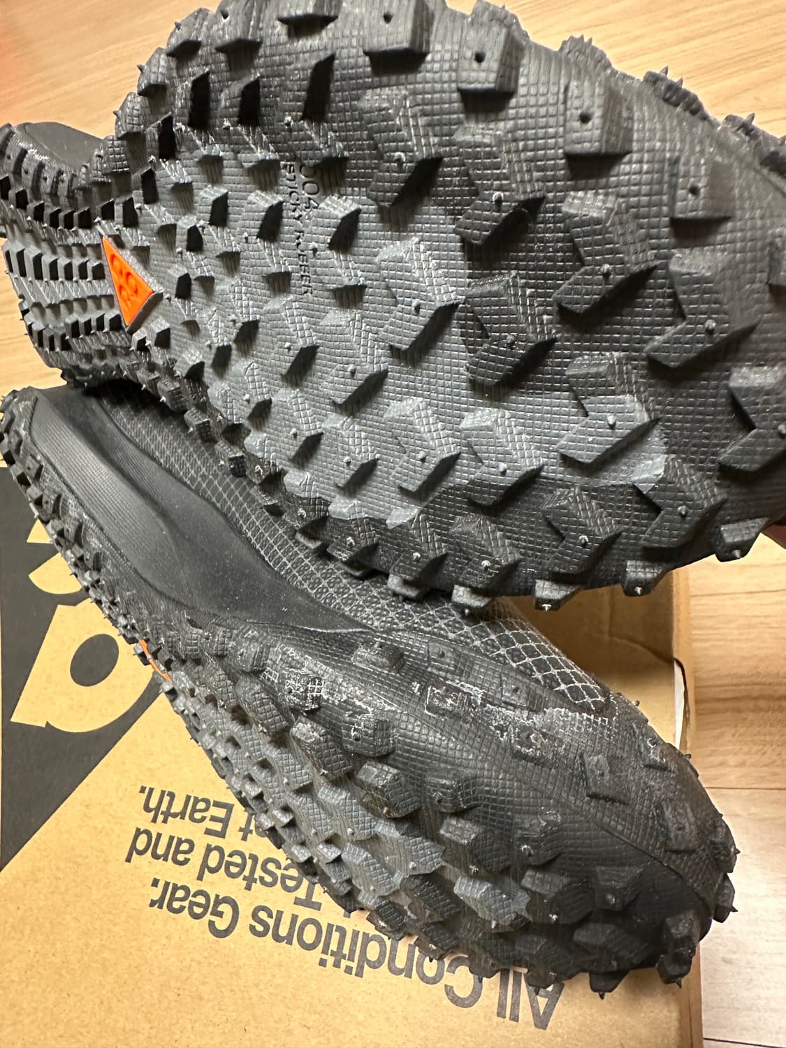 나이키 ACG 마운틴 플라이 고어텍스 블랙 앤 다크 그레이 290 상품이미지8