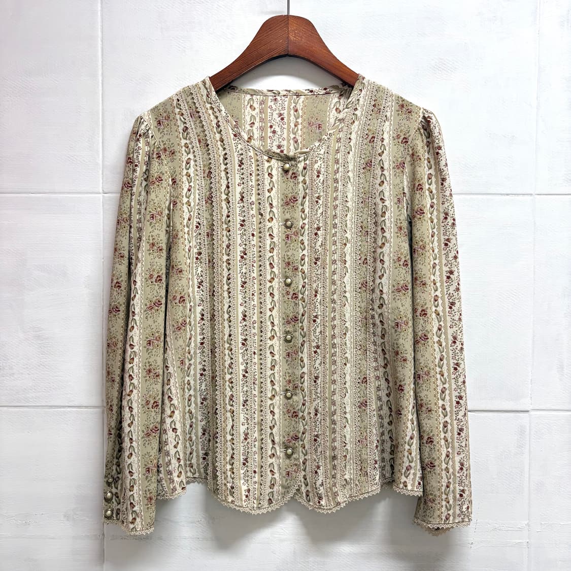 플라워 패턴 레이스 블라우스 (JPN) 상품이미지1