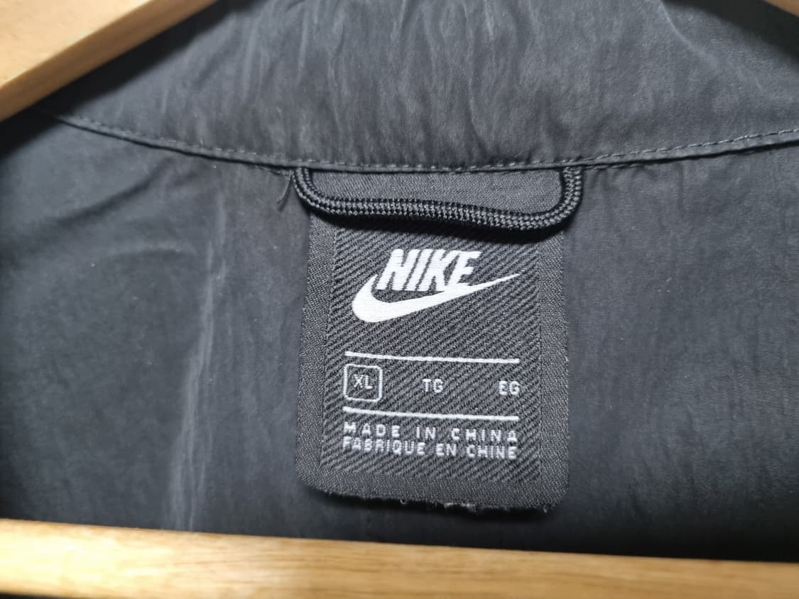 남성 정가15만 나이키 블랙 검정 우븐 경량 봄버 자켓 바람막이 상품이미지5