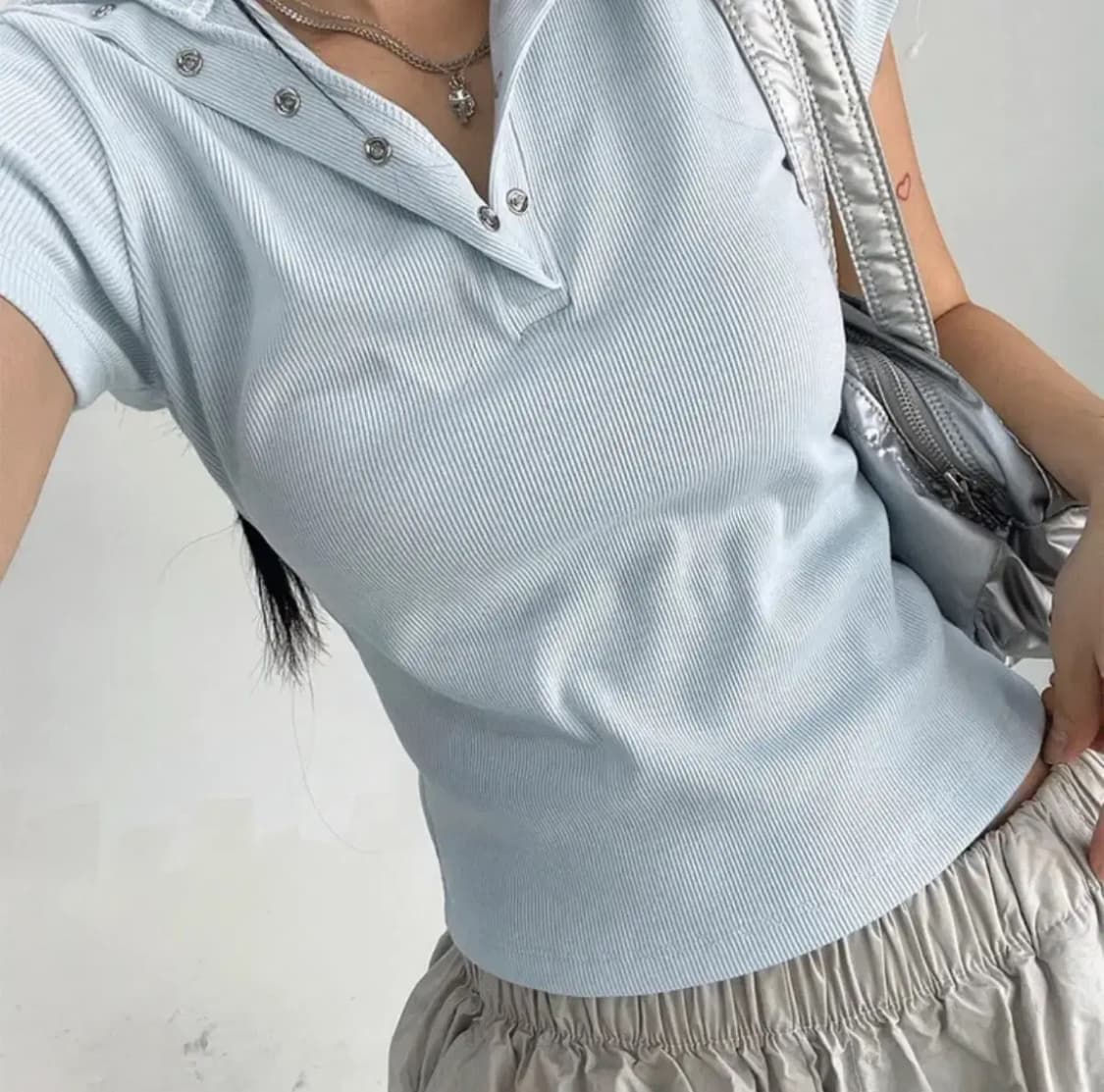 아쿠비클럽 snap tee black 상품이미지3