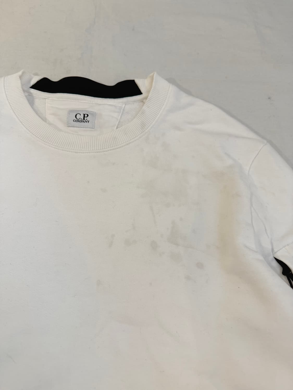 CP 컴퍼니 렌즈 맨투맨 스웻셔츠 화이트 상품이미지2