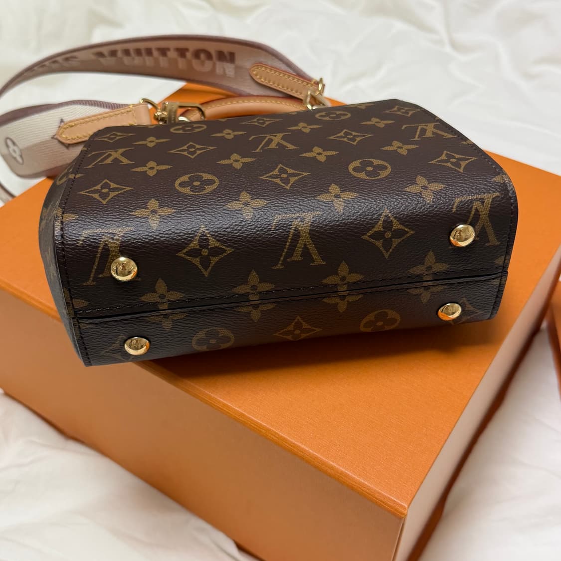 루이비통 클루니 미니 정품 상품이미지7