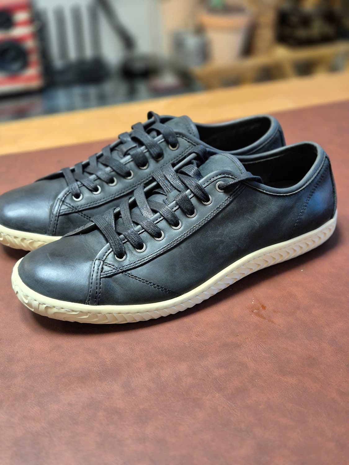 실착용1회 290-295(10,5)존바바토스 스니커즈  상품이미지1