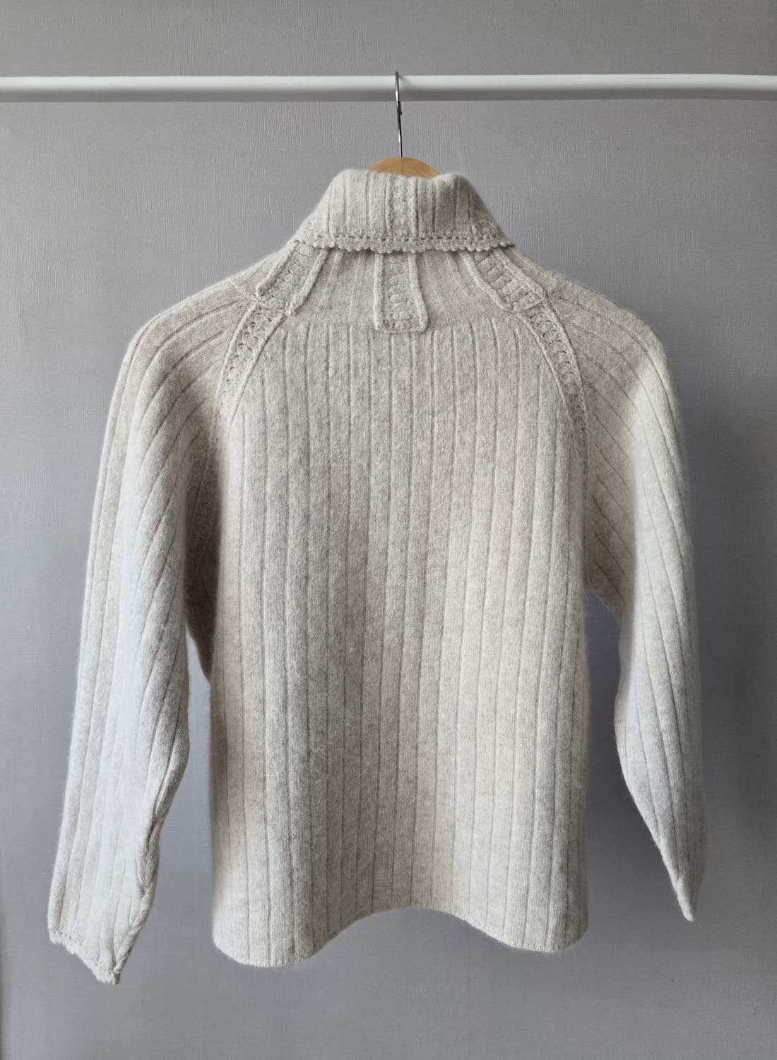 크리미 톤 폴라넥 울 니트 상품이미지6