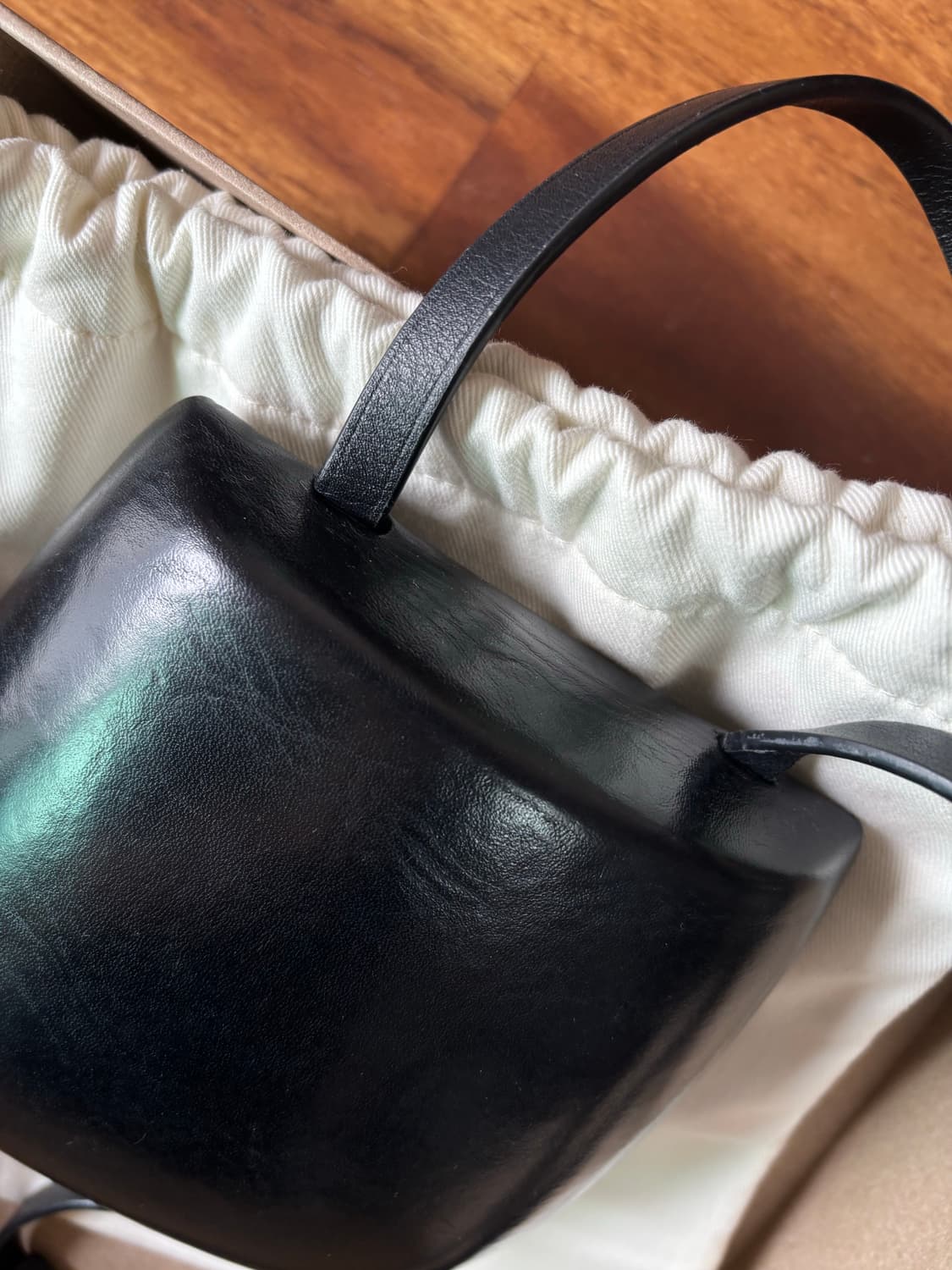 르메르 타코백 블랙 상품이미지2