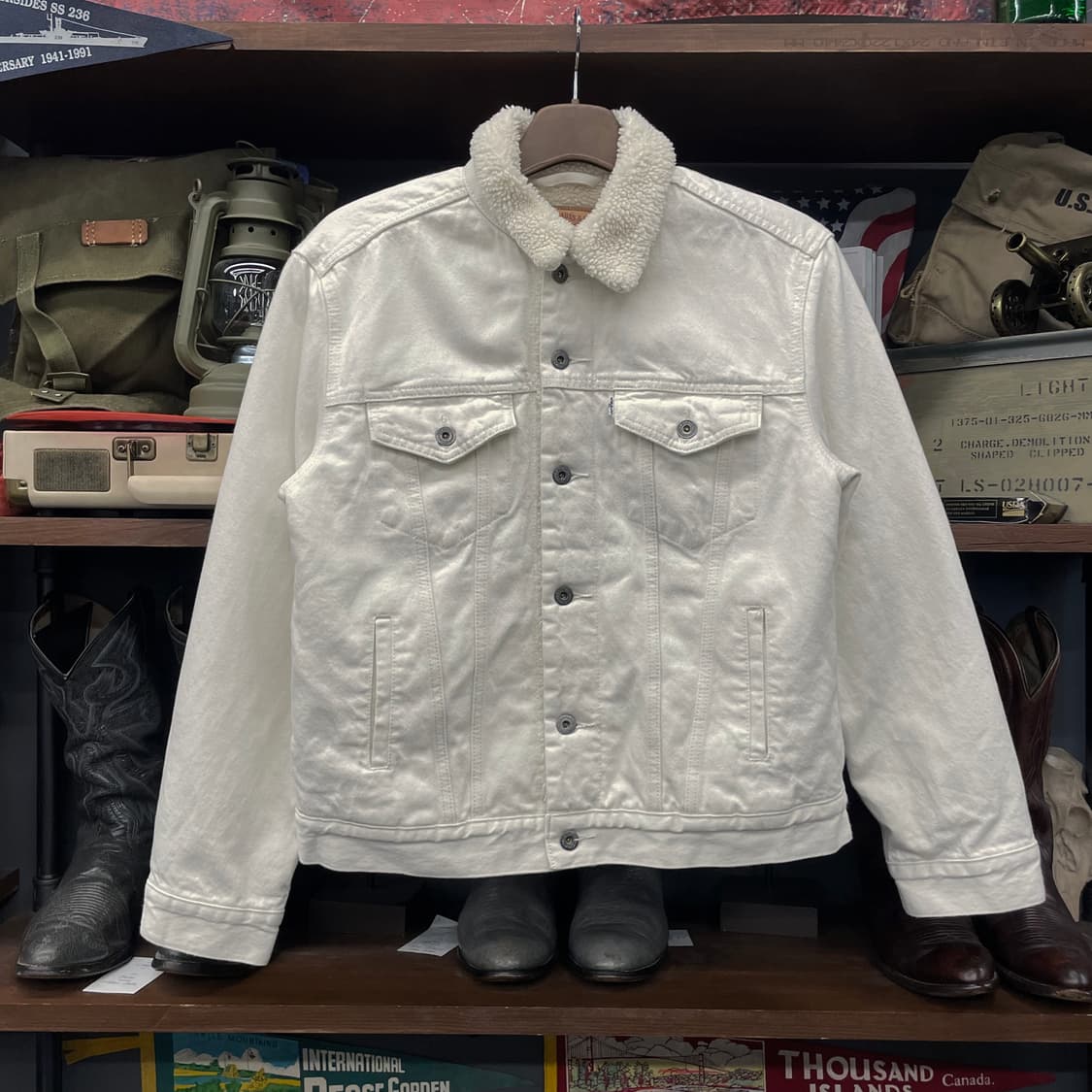 리바이스 타입 3 쉐르파 화이트 데님 트러커 자켓 상품이미지1