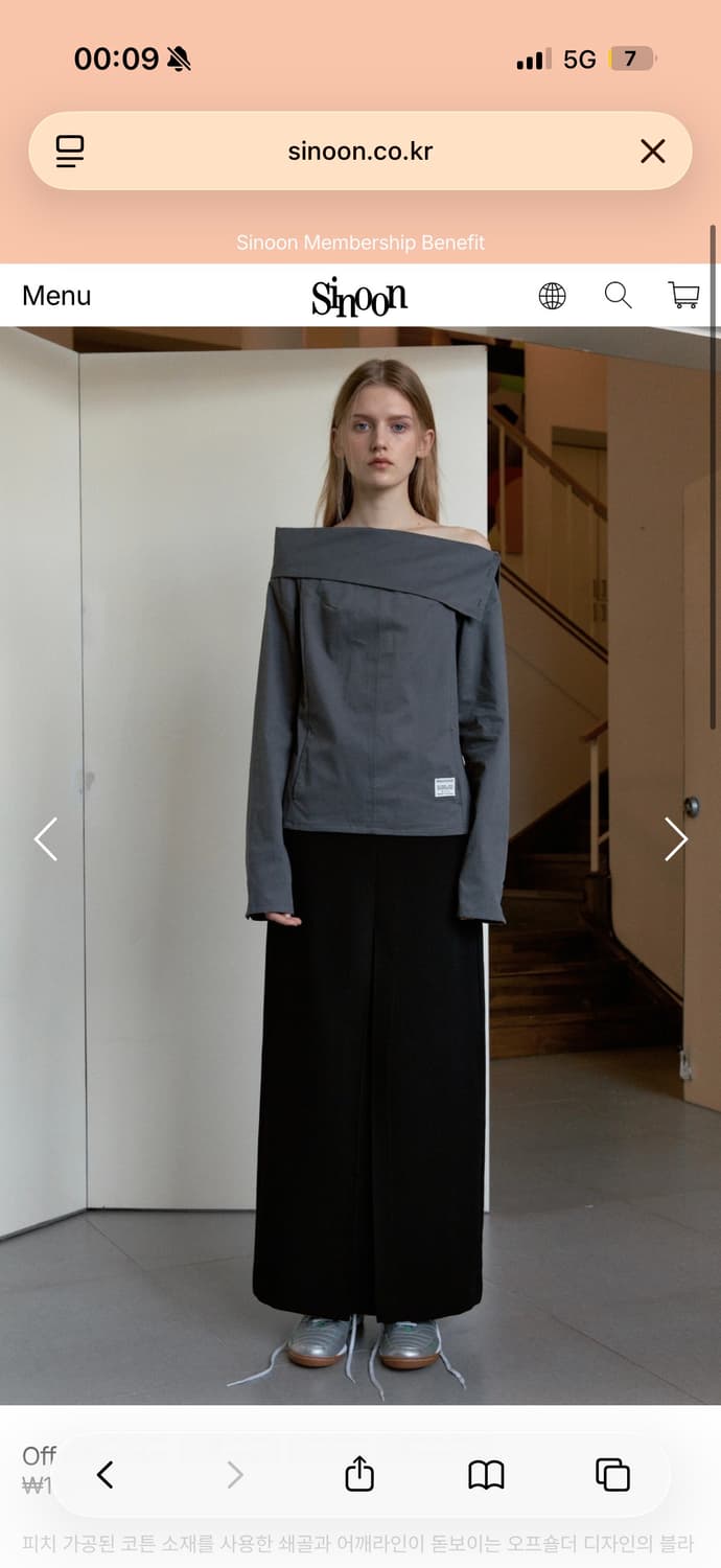 시눈  Off-Shoulder Bottoned Blouse 새상품 차콜색 상품이미지1