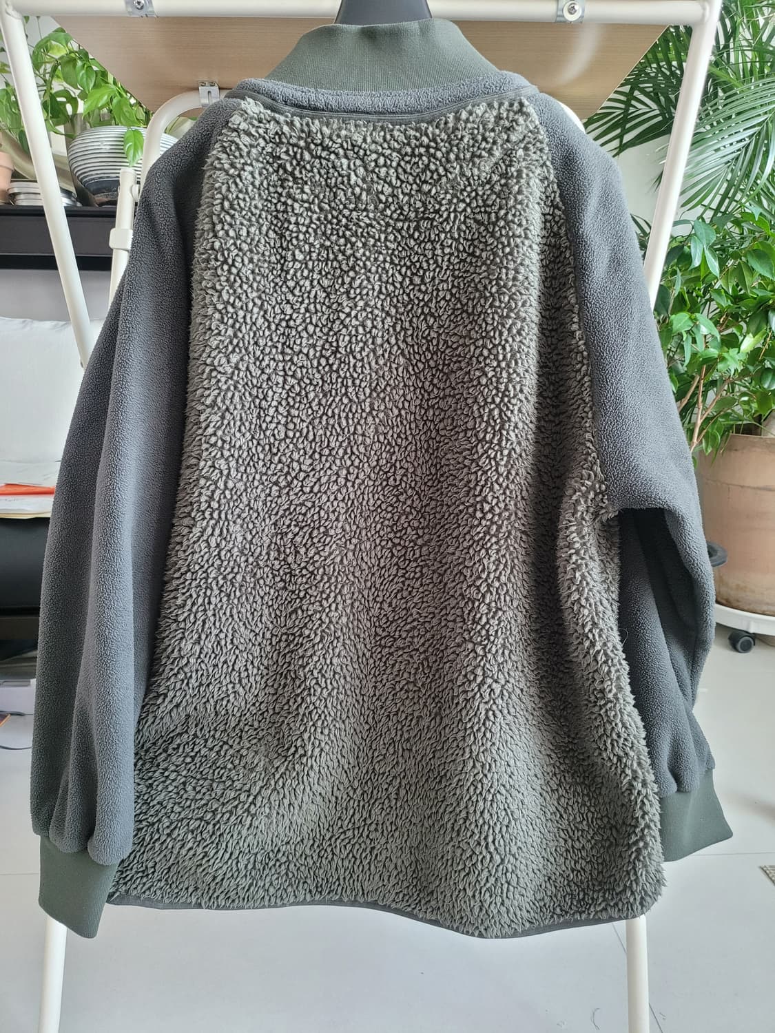 XL 유니클로 화이트마운티어링 후리스 자켓  상품이미지2