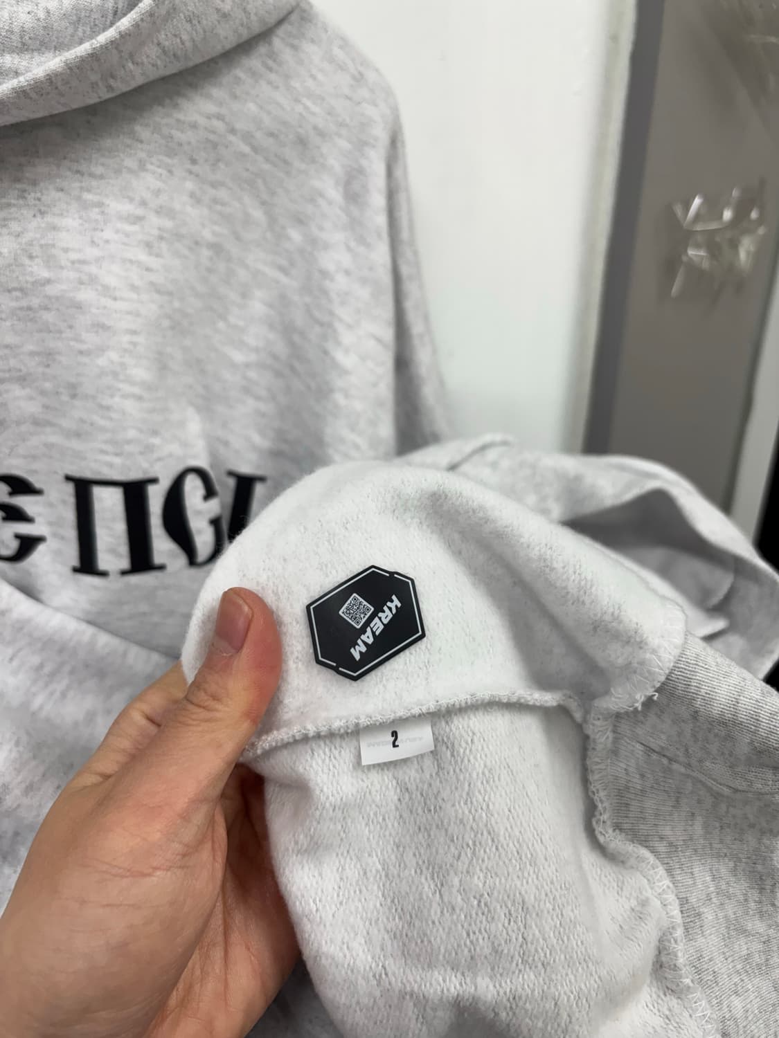 크림)이지 x 고샤 루브친스키 후드티  상품이미지5