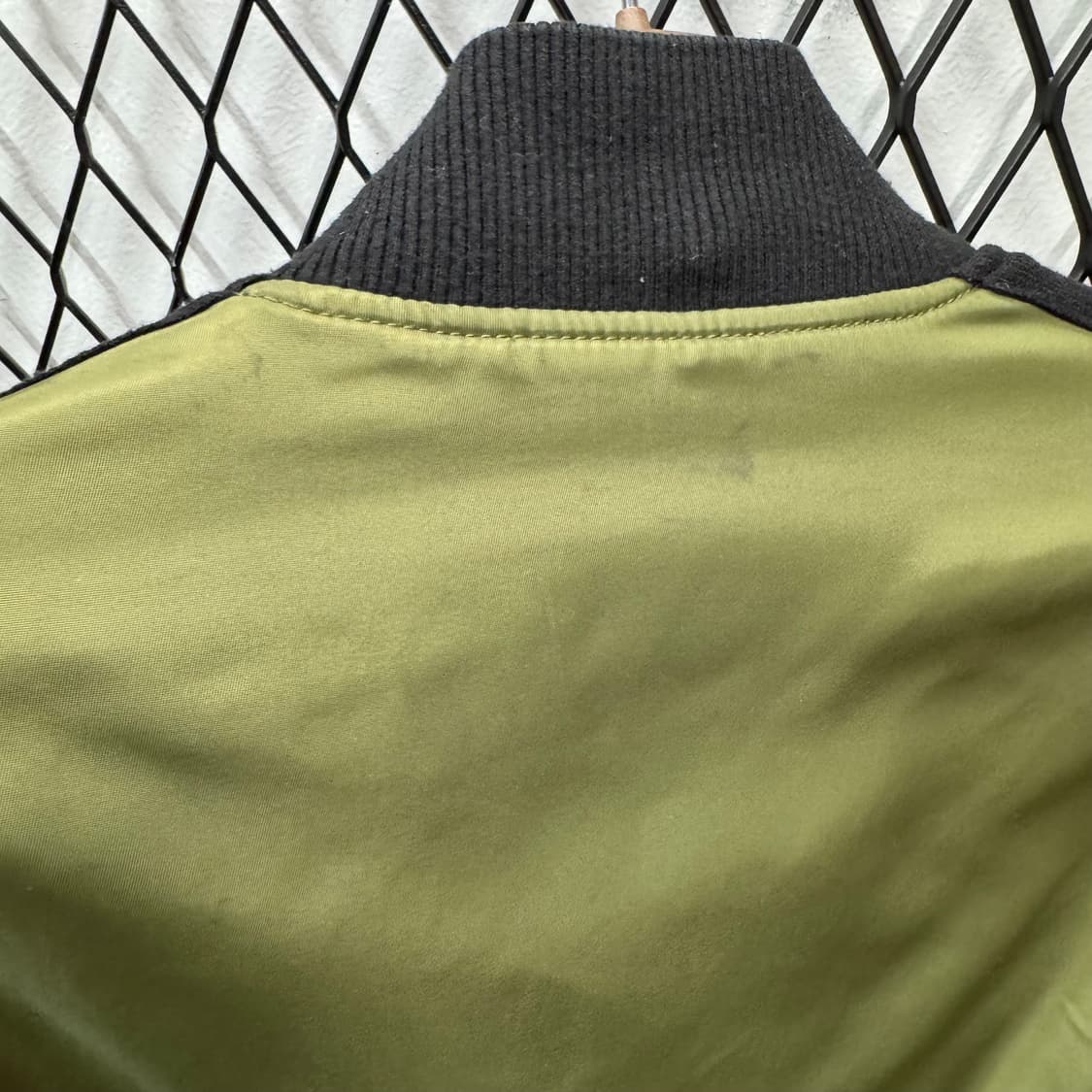 SJYP MA-1 항공점퍼 사이드 스트라이프 배색 포인트 카키 상품이미지9