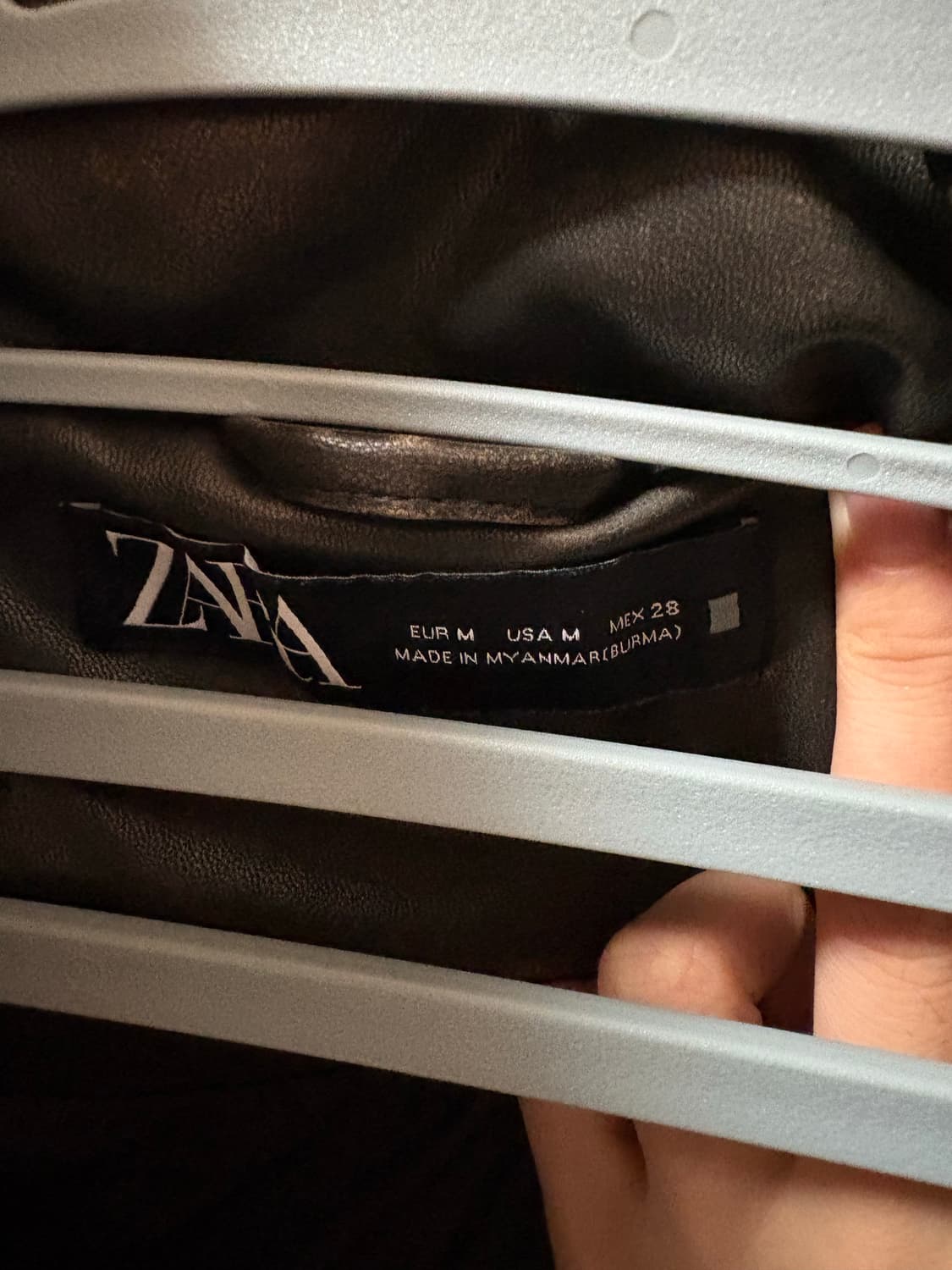 자라 페이크 레더 크롭 패딩 점퍼 m 상품이미지3