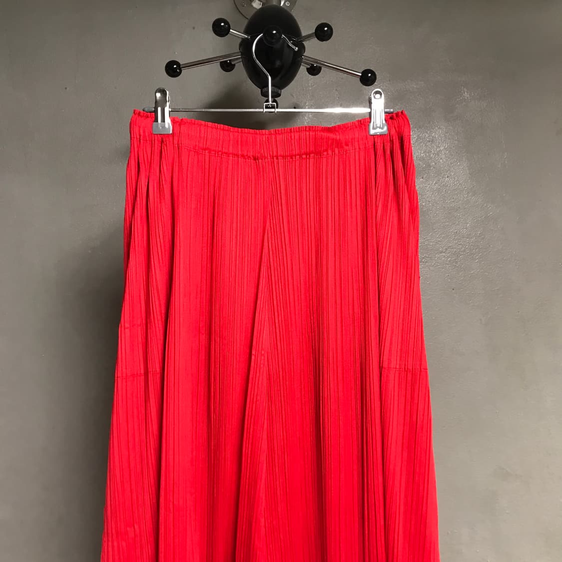 이세이 미야케 플리츠 플리즈 팬츠 레드 5(W) 상품이미지2