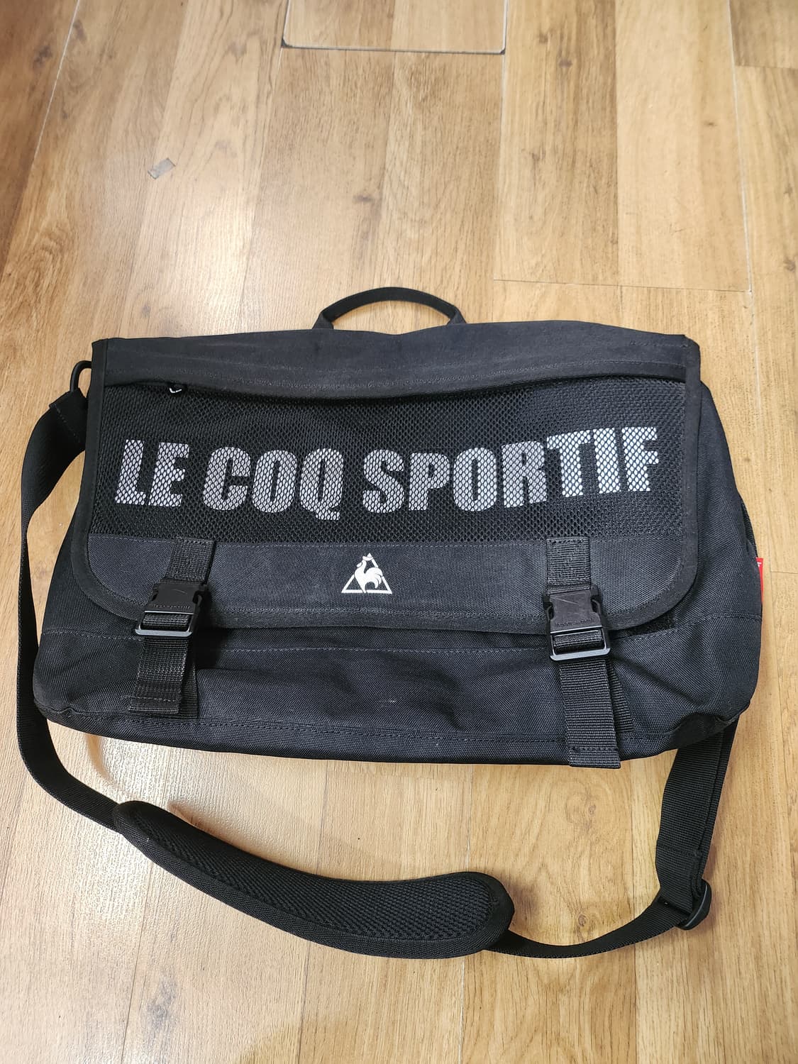 400) 르꼬끄 빅로고 메쉬포켓 메신저백 상품이미지1