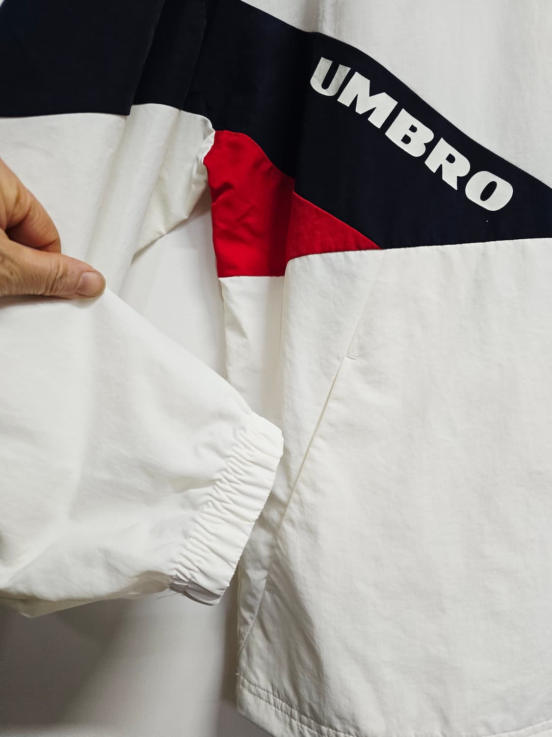 엄브로 화이트 아노락 후드 바람막이 상품이미지3