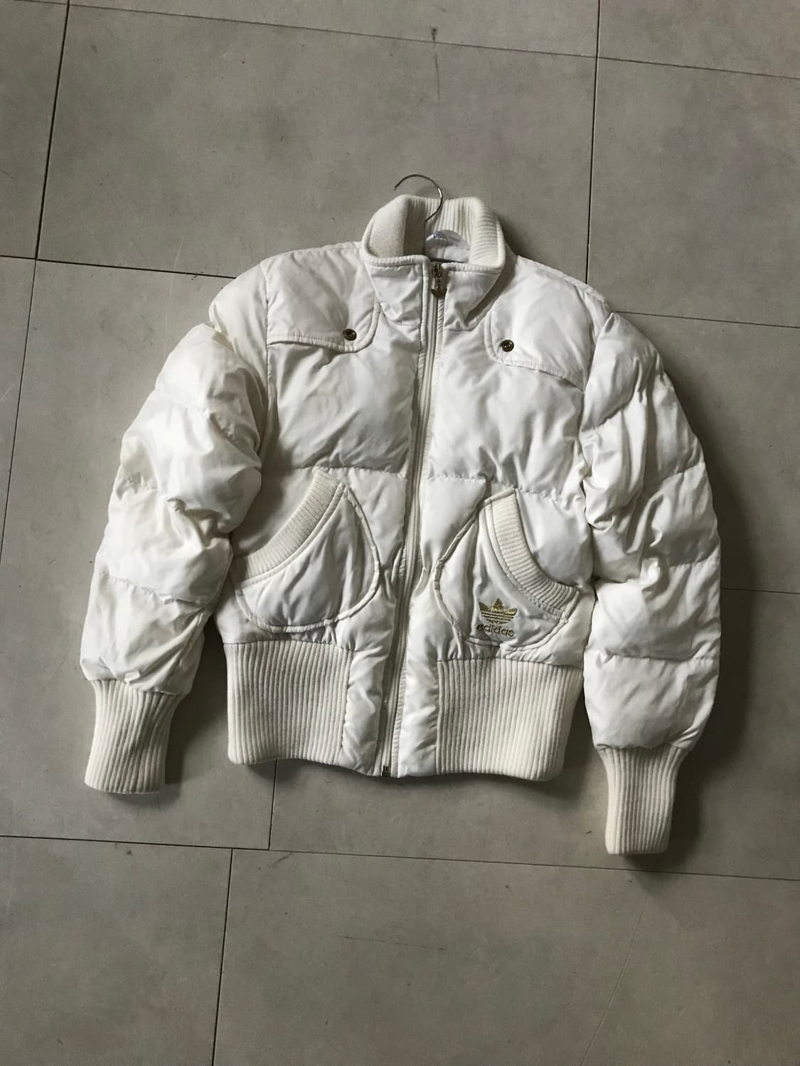 아디다스 화이트 빅로고 패딩 상품이미지7