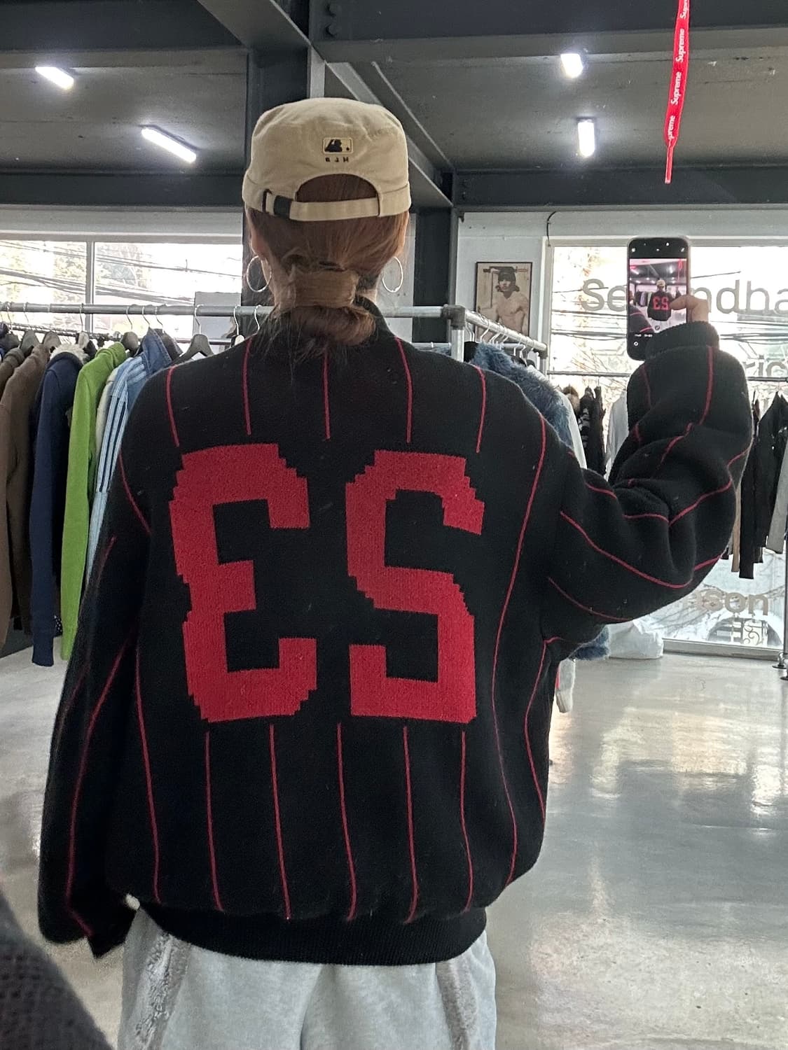 슈프림 23SS 핀스트라이프 바시티집업 스웨터 상품이미지2