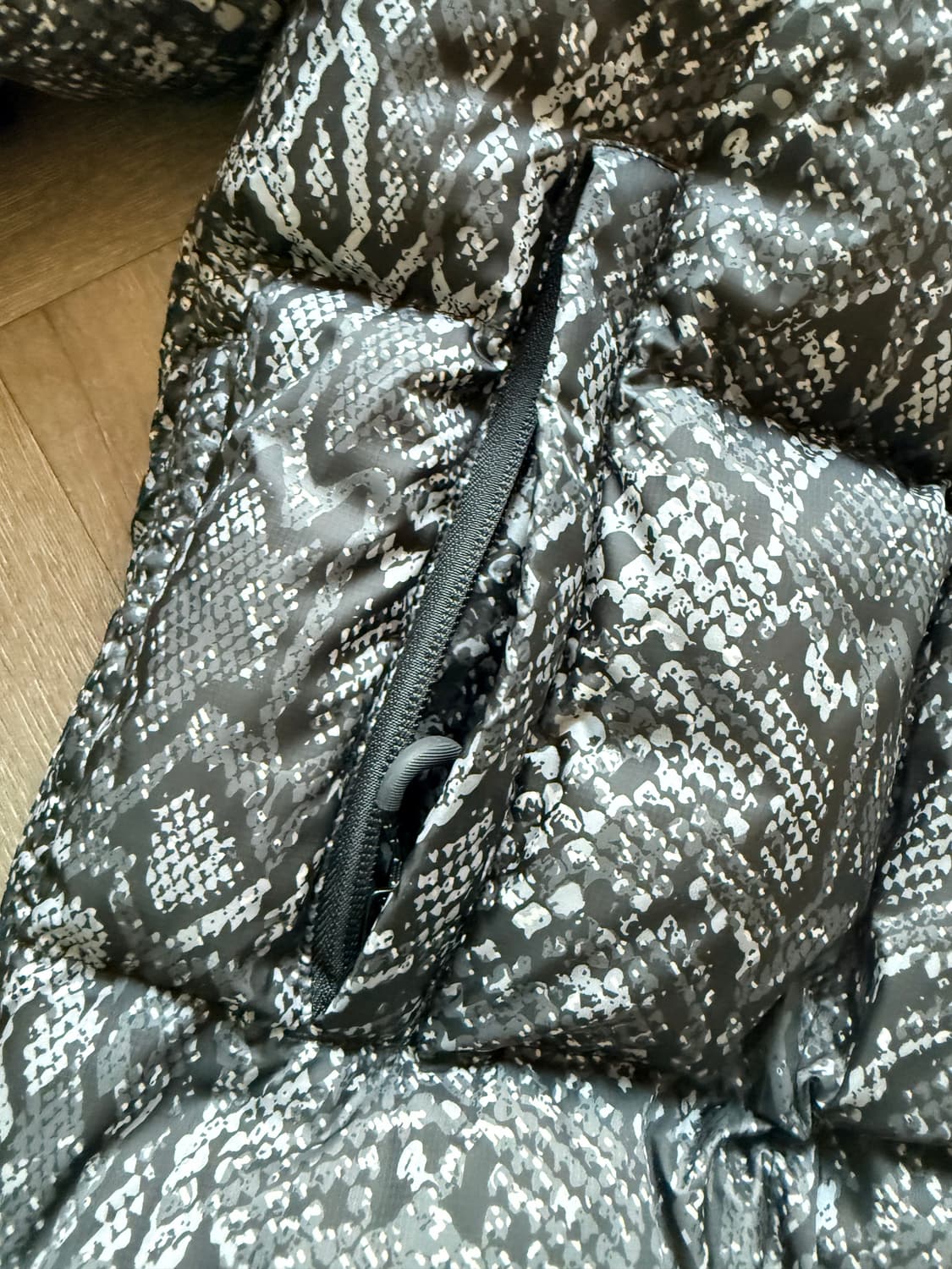 페치선데이 아노락 패딩 스네이크스킨 L사이즈 상품이미지7