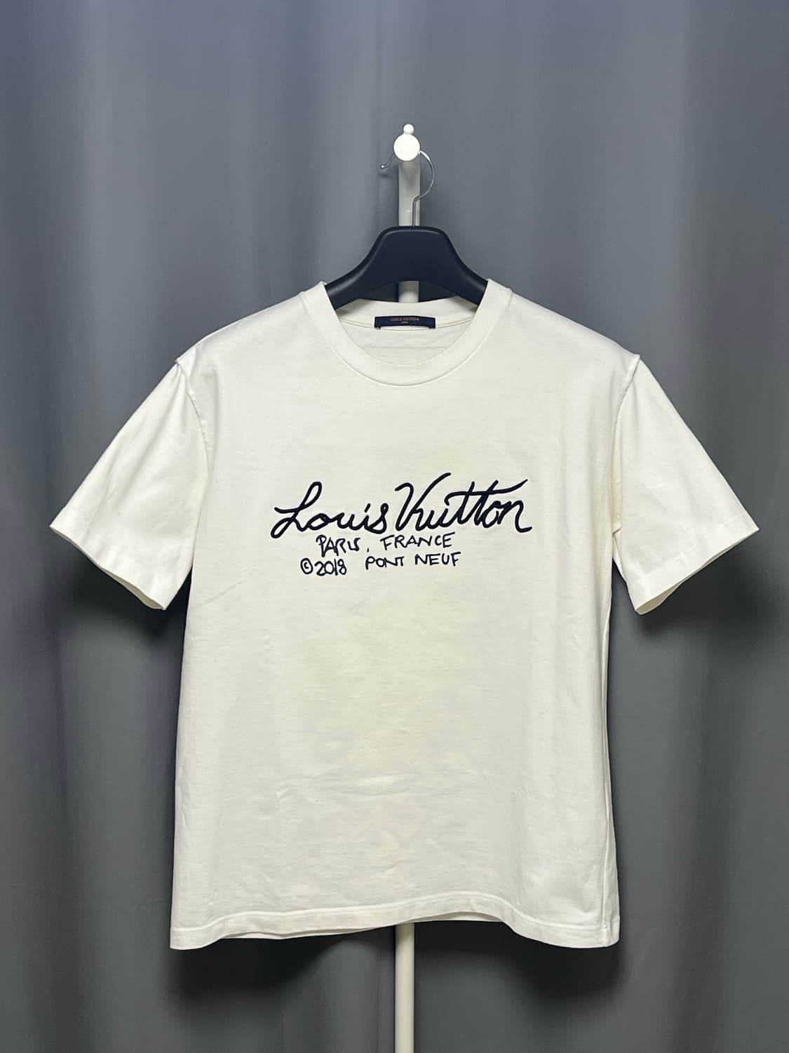 [정품] 백화점판 / L 루이비통 로고 반팔티 화이트 상품이미지1